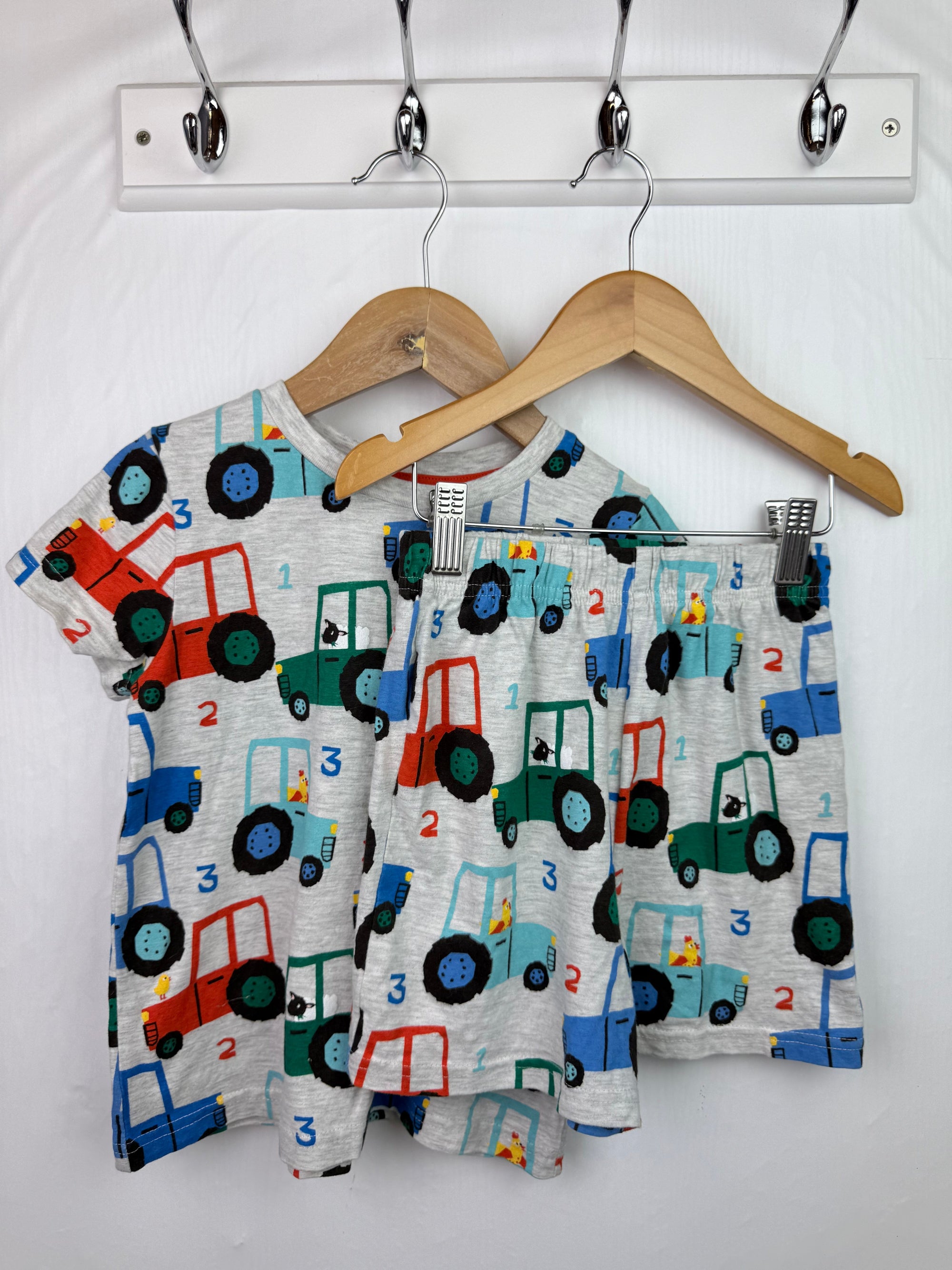 Nutmeg Top & Shorts Set - Boys 5 - 6 Years - Little Ones Preloved. Second Hand Children's & Preloved Baby, Kids, Girls & Boys Clothes. UK online