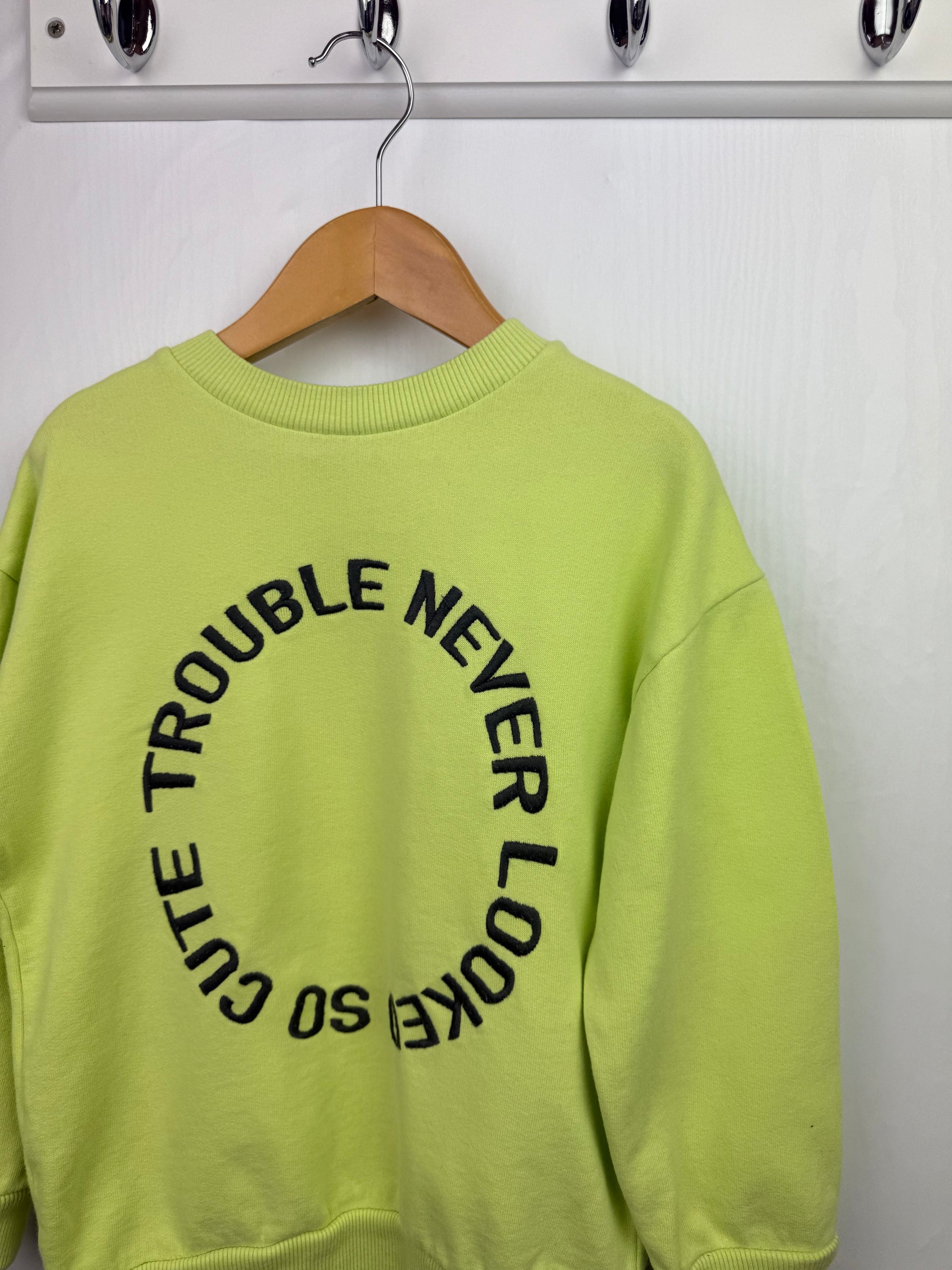 Nutmeg Trouble Yellow Sweater - Boys 5 - 6 Years - Little Ones Preloved. Second Hand Children's & Preloved Baby, Kids, Girls & Boys Clothes. UK online