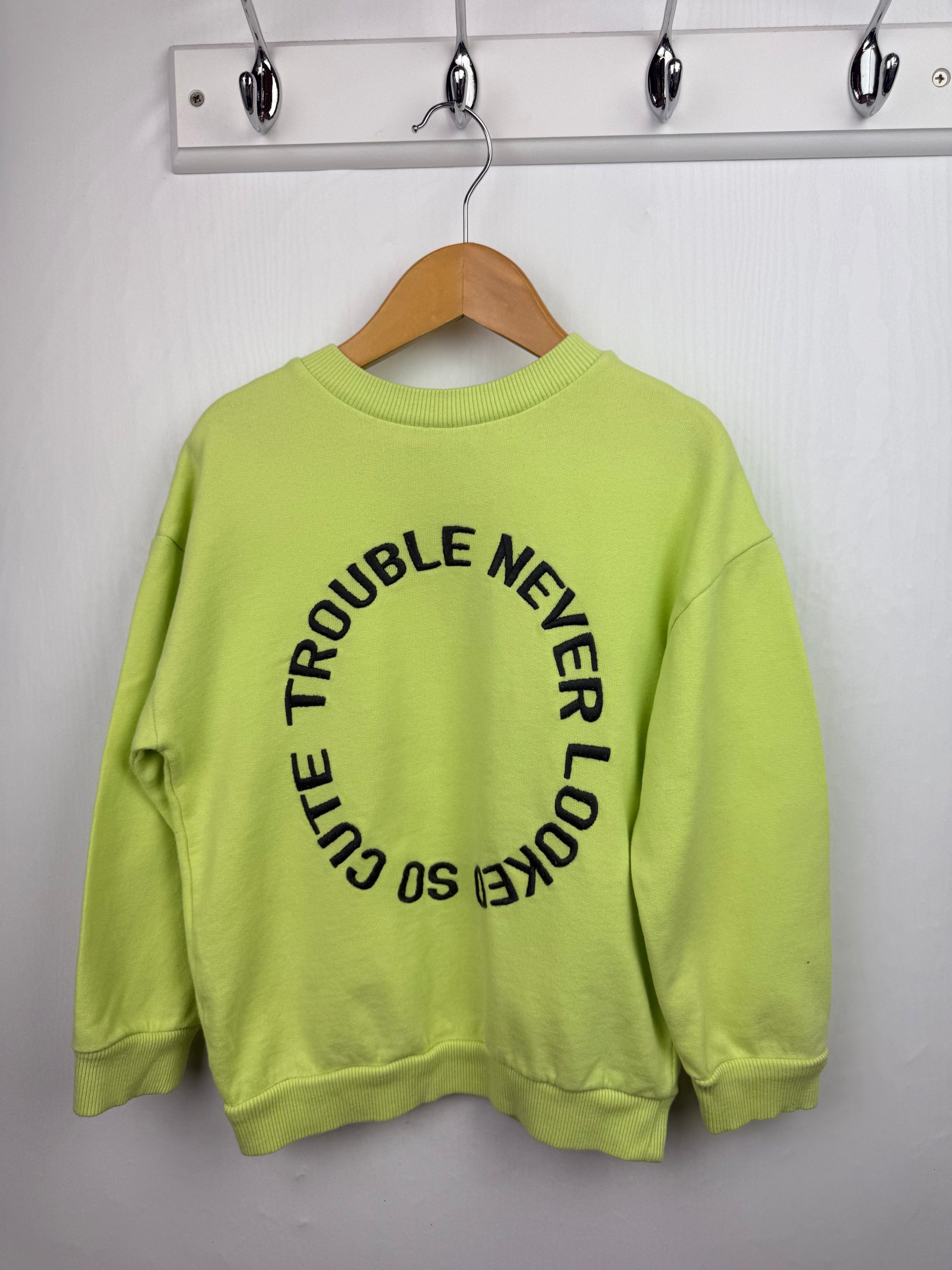 Nutmeg Trouble Yellow Sweater - Boys 5 - 6 Years - Little Ones Preloved. Second Hand Children's & Preloved Baby, Kids, Girls & Boys Clothes. UK online