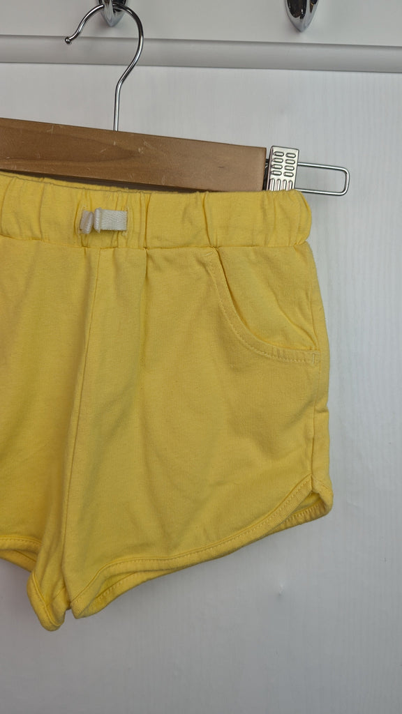 Nutmeg Yellow Shorts - Girls 18-24 Months Nutmeg Used, Preloved, Preworn & Second Hand Baby, Kids & Children's Clothing UK Online. Cheap affordable. Brands including Next, Joules, Nutmeg Morrisons, TU, F&F, H&M.