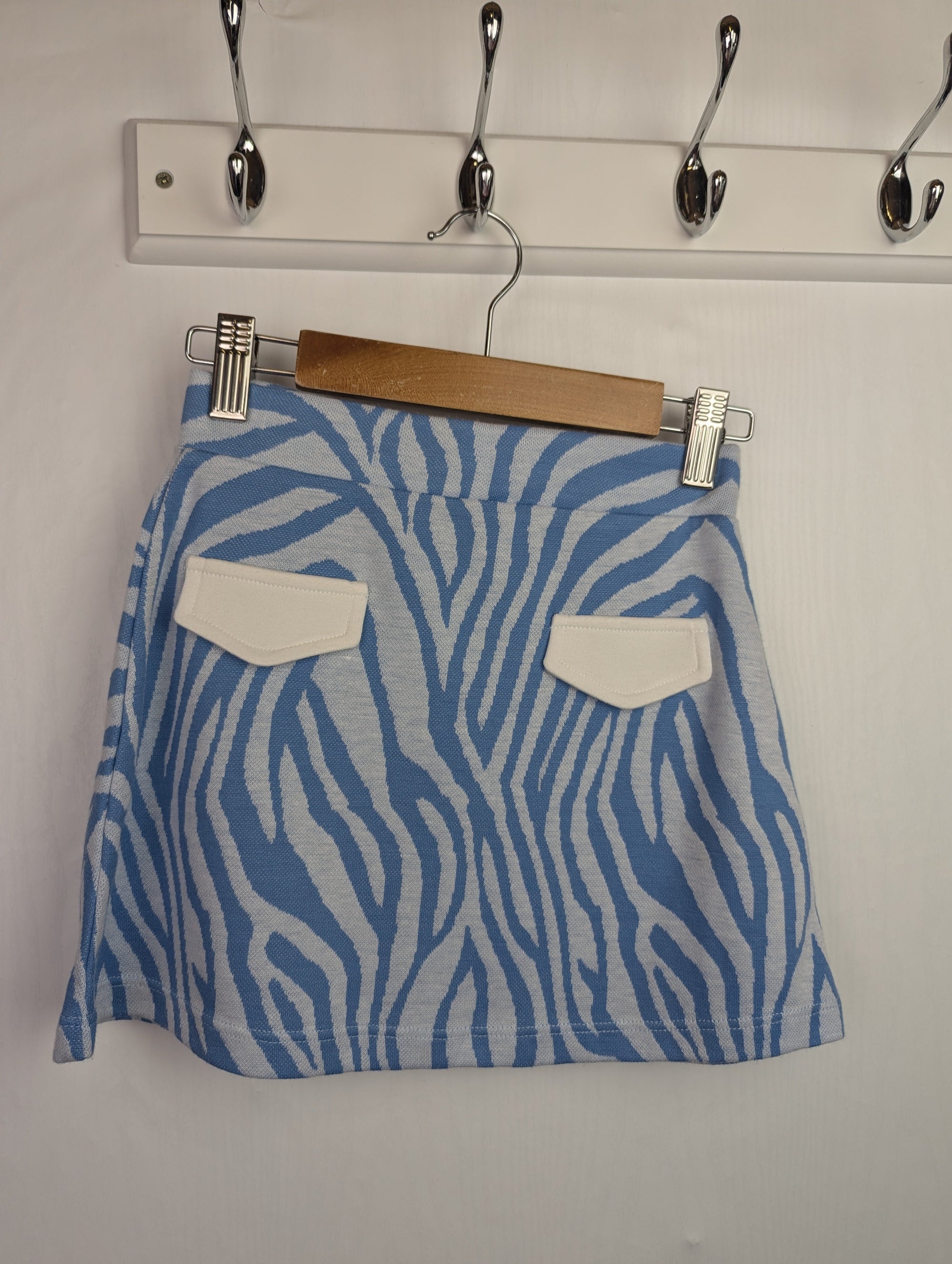 NWOT's Blue Animal Print Skirt - Girls 5 - 6 Years - Little Ones Preloved. Second Hand Children's & Preloved Baby, Kids, Girls & Boys Clothes. UK online