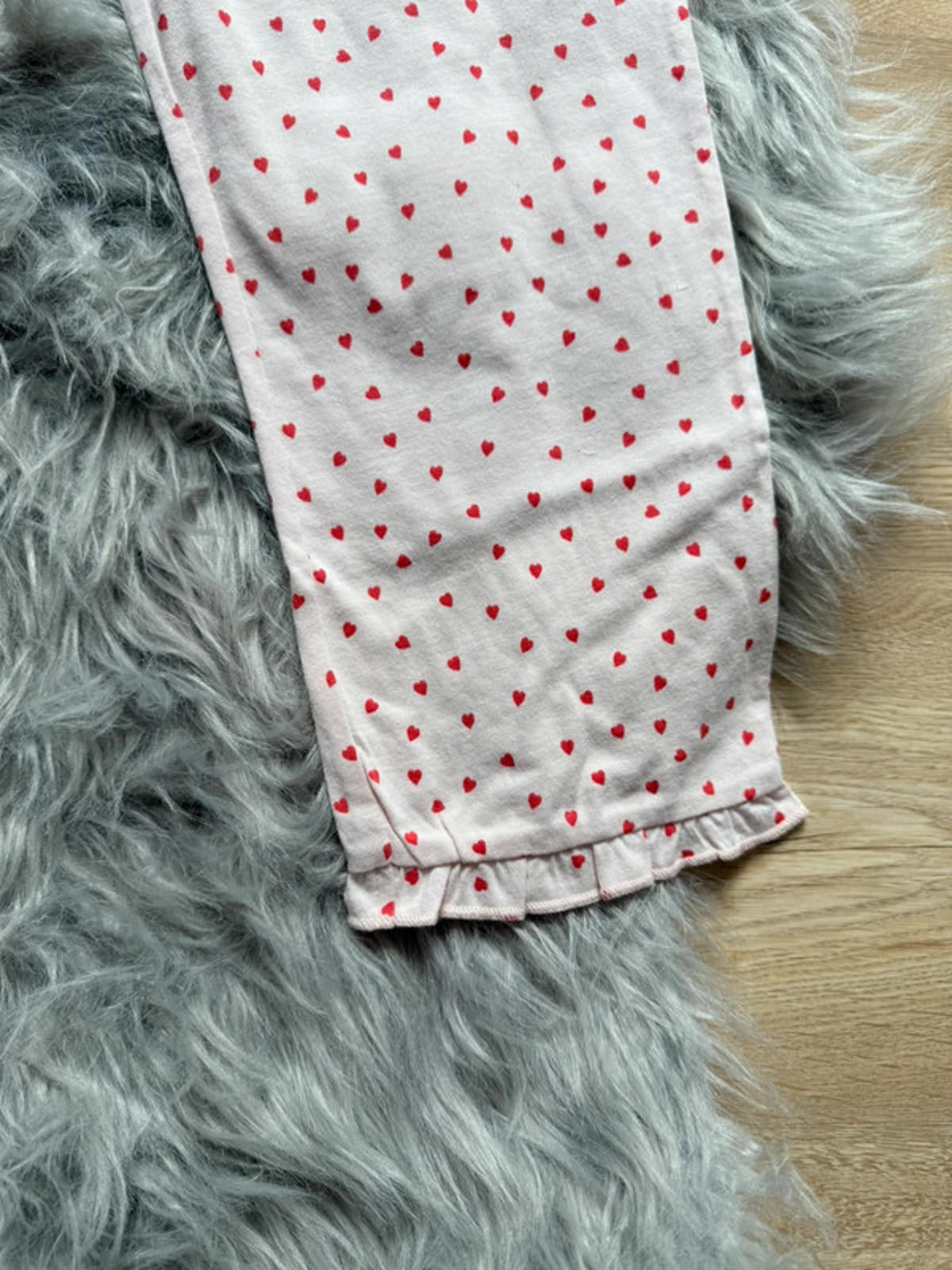 Nwot’s Boden Pink & Red Heart Cropped Lounge Bottoms - Girls 11 - 12 Years - Little Ones Preloved. Second Hand Children's & Preloved Baby, Kids, Girls & Boys Clothes. UK online
