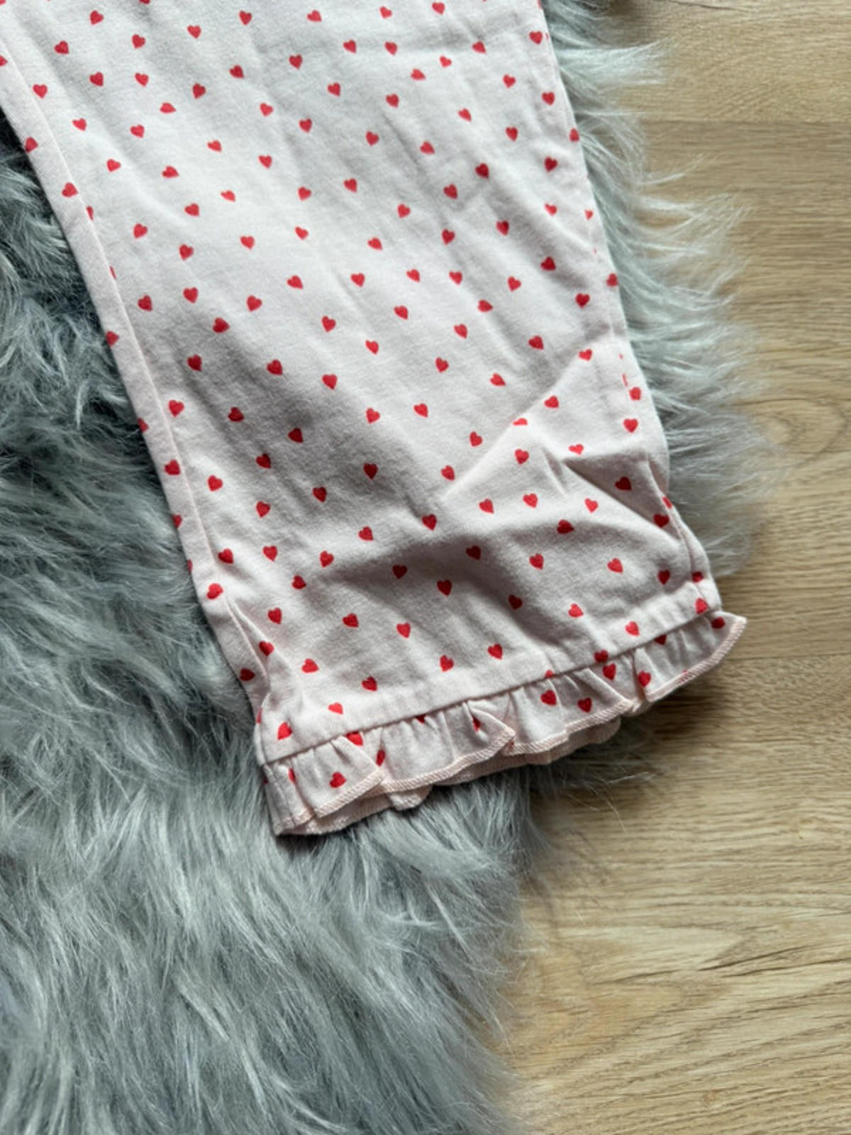 Nwot’s Boden Pink & Red Heart Cropped Lounge Bottoms - Girls 9 - 10 Years - Little Ones Preloved. Second Hand Children's & Preloved Baby, Kids, Girls & Boys Clothes. UK online
