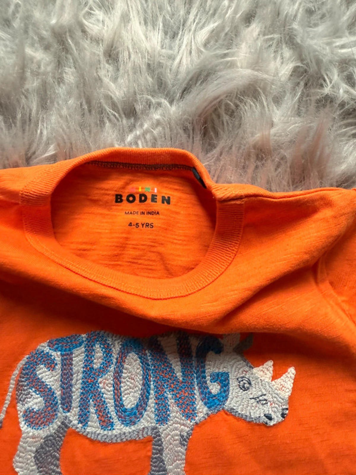 Nwot’s Boden Superstitch Rhino Top - Boys 4 - 5 Years - Little Ones Preloved. Second Hand Children's & Preloved Baby, Kids, Girls & Boys Clothes. UK online