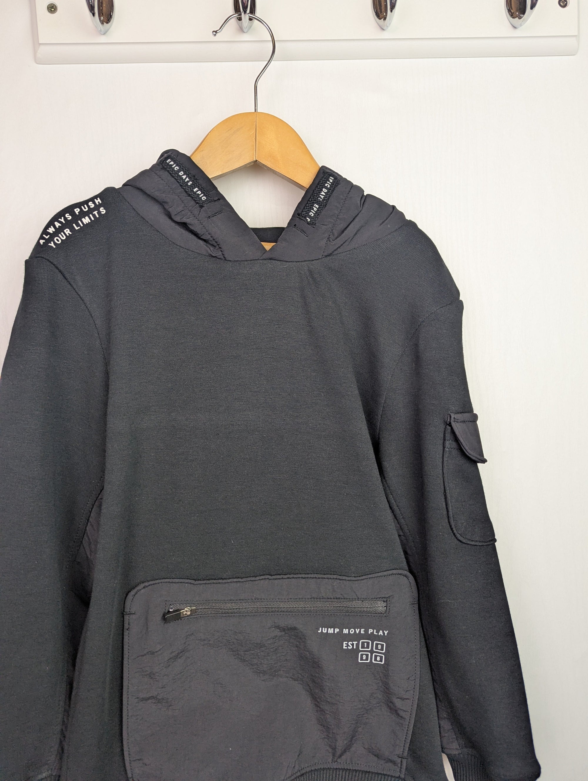 NWOT's George Black Hoodie - Boys 2 - 3 Years - Little Ones Preloved. Second Hand Children's & Preloved Baby, Kids, Girls & Boys Clothes. UK online