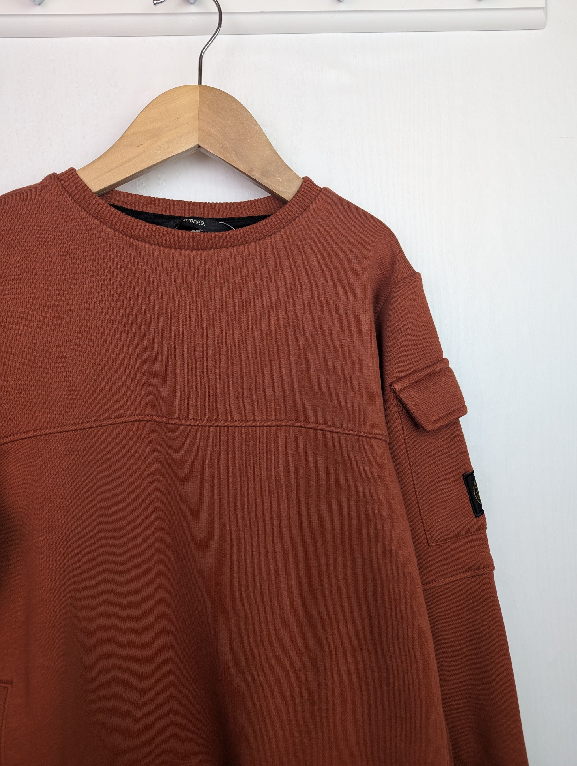 NWOT's George Brown Jumper - Boys 9 - 10 Years - Little Ones Preloved. Second Hand Children's & Preloved Baby, Kids, Girls & Boys Clothes. UK online