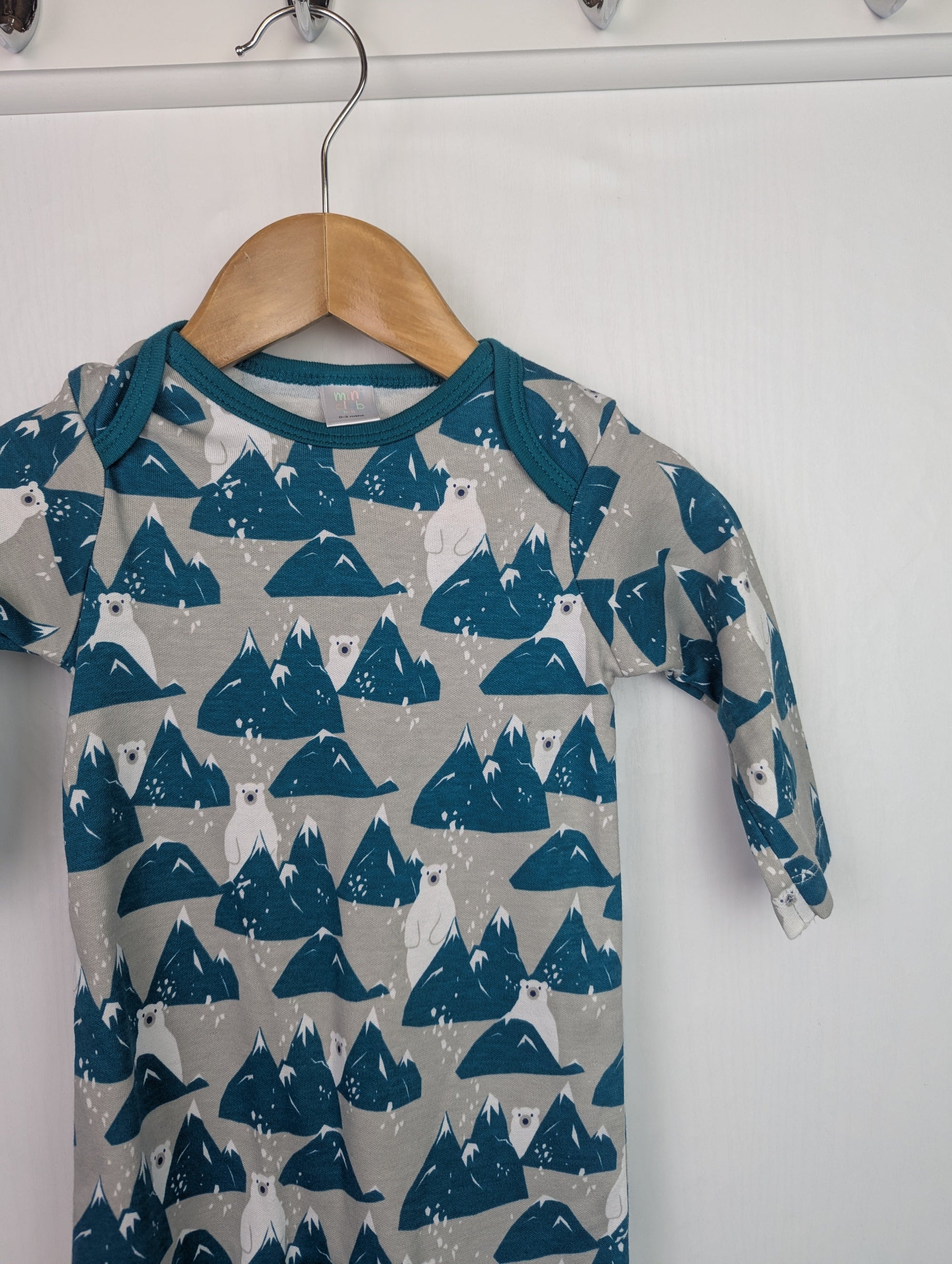 NWOT's Mini Club Pola Bear Sleepsuit - Baby Boys 0 - 3 Months - Little Ones Preloved. Second Hand Children's & Preloved Baby, Kids, Girls & Boys Clothes. UK online