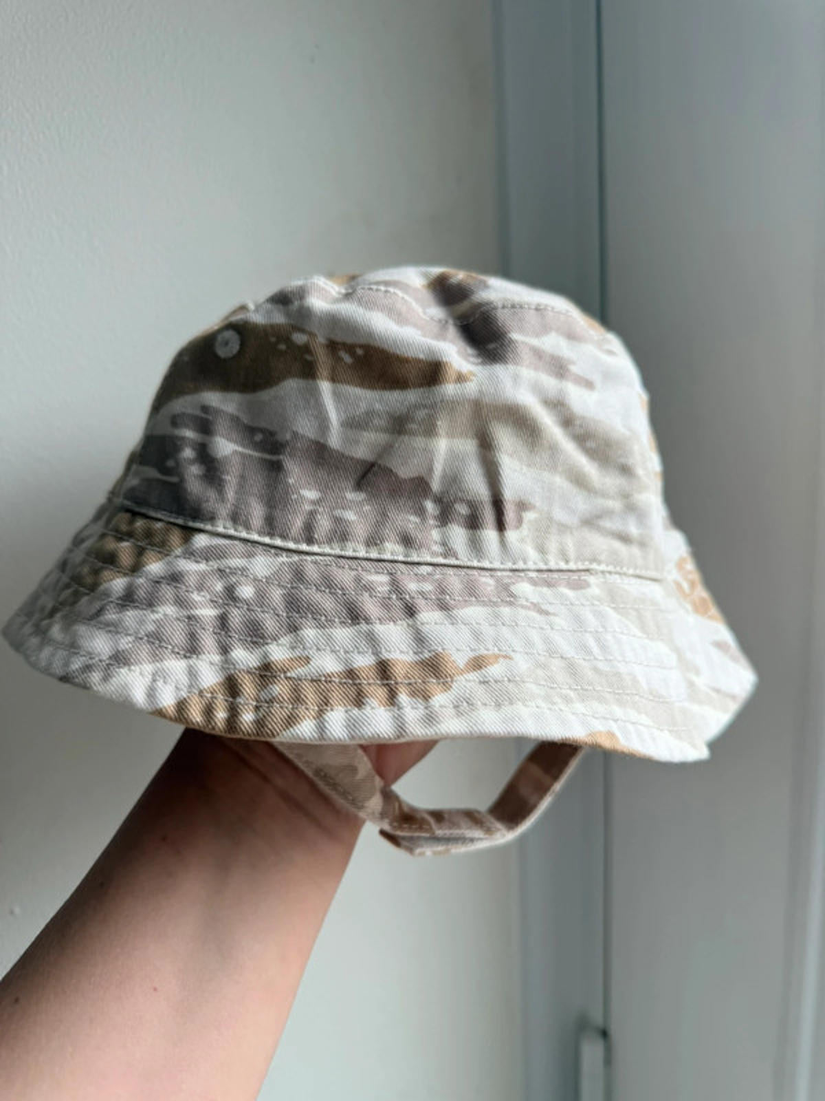 NWOT’s M&S Beige Camo Bucket Hat - Unisex 12 - 18 months - Little Ones Preloved. Second Hand Children's & Preloved Baby, Kids, Girls & Boys Clothes. UK online