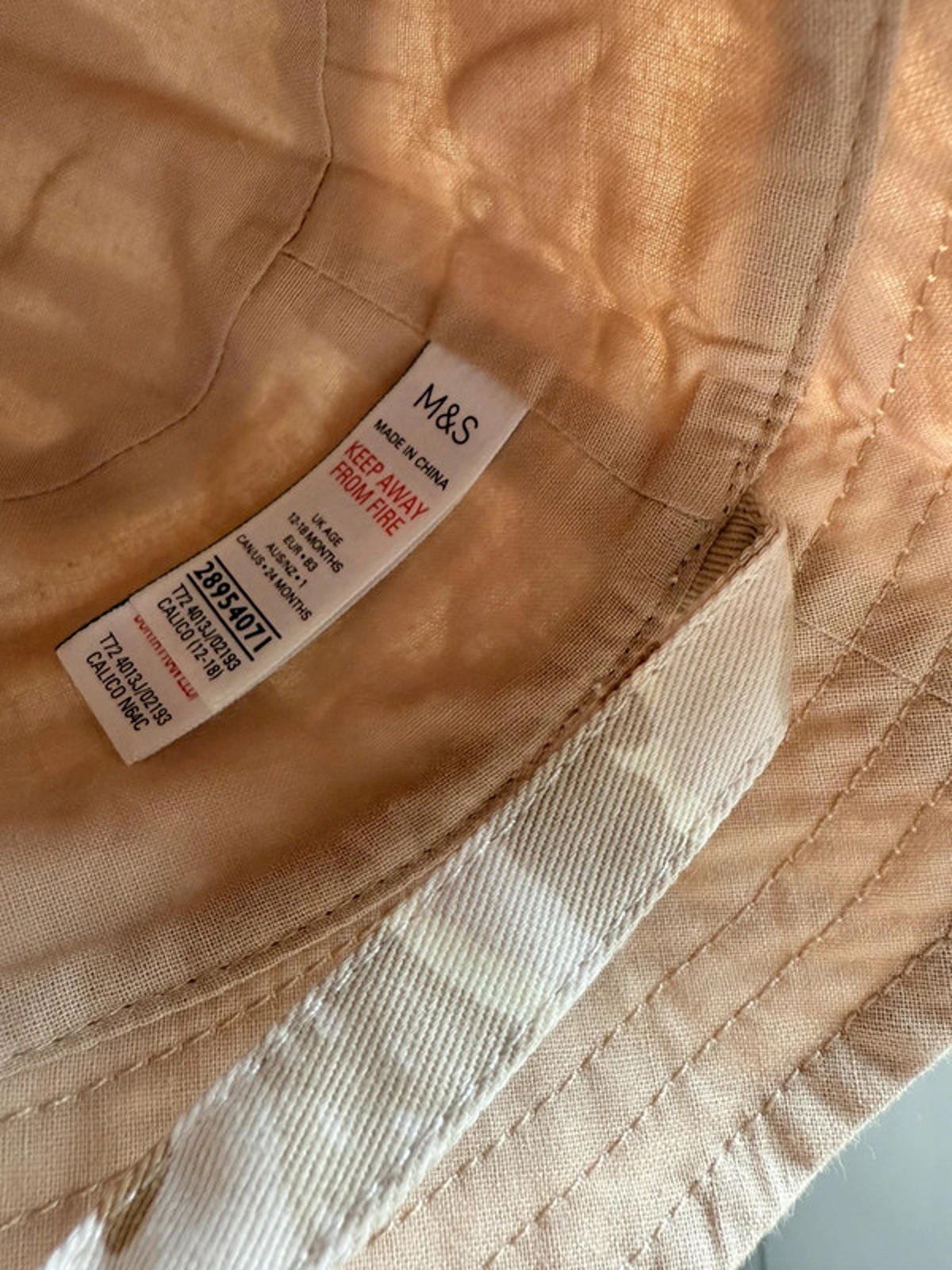 NWOT’s M&S Beige Camo Bucket Hat - Unisex 12 - 18 months - Little Ones Preloved. Second Hand Children's & Preloved Baby, Kids, Girls & Boys Clothes. UK online