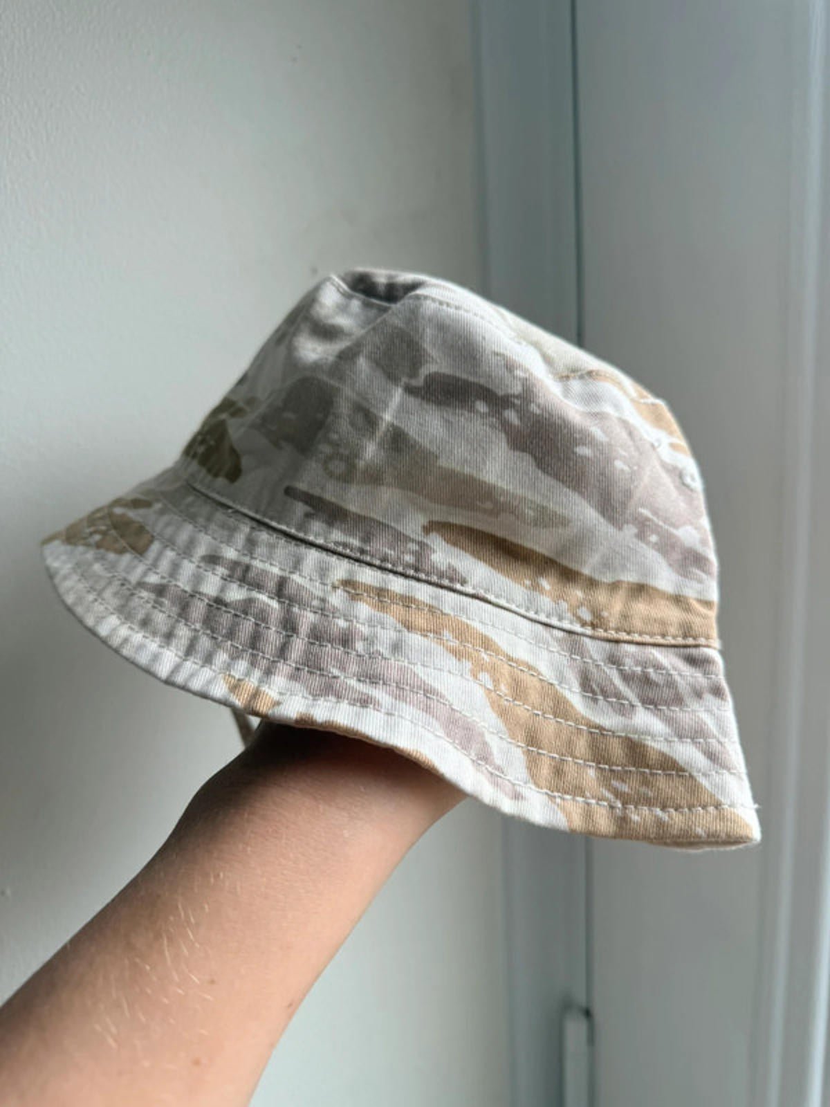 NWOT’s M&S Beige Camo Bucket Hat - Unisex 12 - 18 months - Little Ones Preloved. Second Hand Children's & Preloved Baby, Kids, Girls & Boys Clothes. UK online