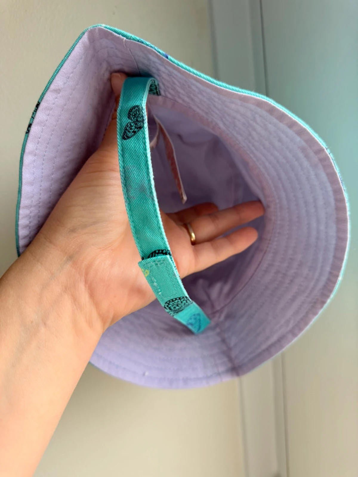 Nwot’s M&S Butterfly Summer Bucket Hat - Girls 18 - 36 Months - Little Ones Preloved. Second Hand Children's & Preloved Baby, Kids, Girls & Boys Clothes. UK online