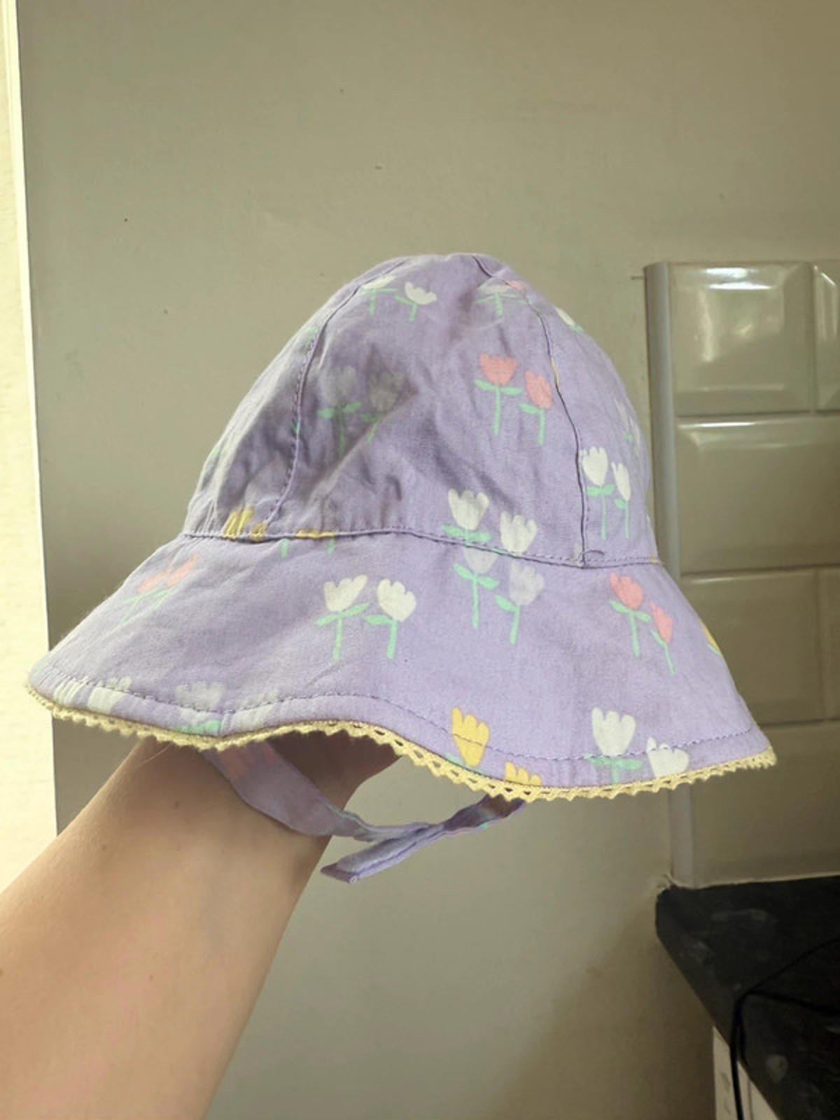 Nwot’s M&S Floral Lilac Summer Hat - Girls 6 - 12 Months - Little Ones Preloved. Second Hand Children's & Preloved Baby, Kids, Girls & Boys Clothes. UK online