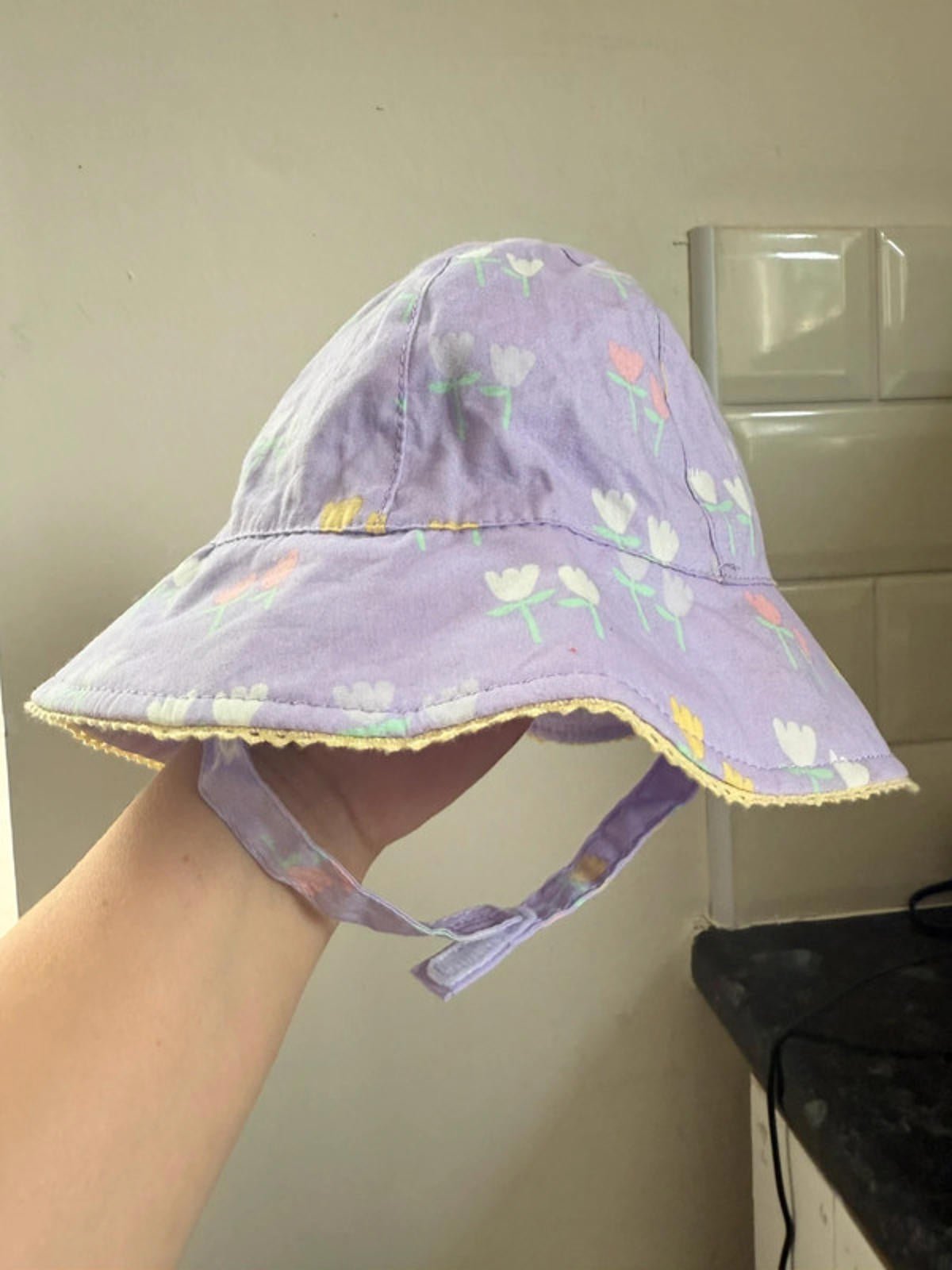 Nwot’s M&S Floral Lilac Summer Hat - Girls 6 - 12 Months - Little Ones Preloved. Second Hand Children's & Preloved Baby, Kids, Girls & Boys Clothes. UK online