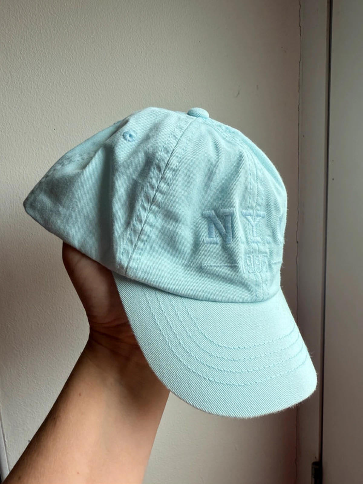 Nwot’s M&S NYC cap - unisex 3 - 6 years - Little Ones Preloved. Second Hand Children's & Preloved Baby, Kids, Girls & Boys Clothes. UK online