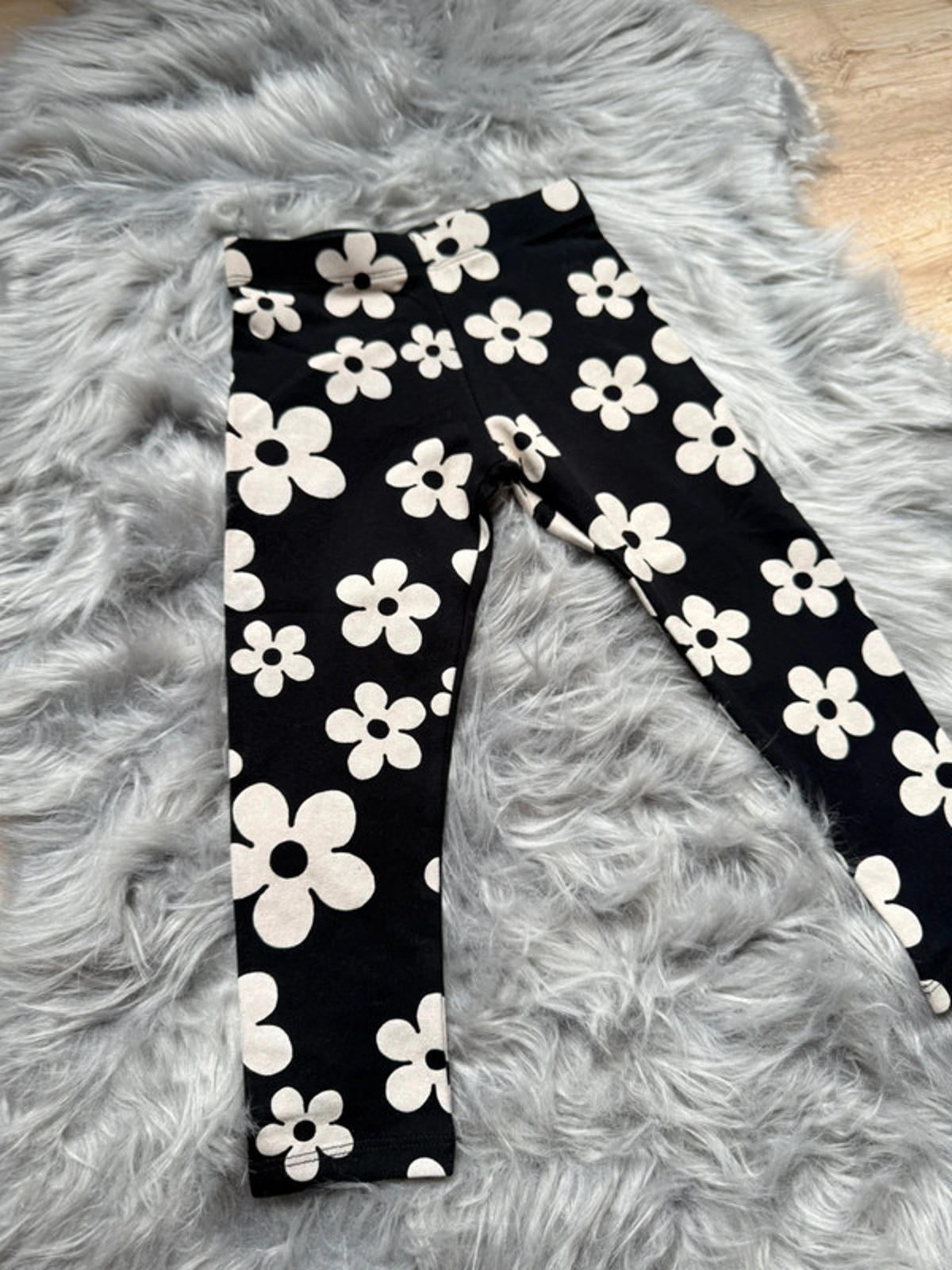 Nwot’s Next Black Floral Leggings - Girls 2 Years - Little Ones Preloved. Second Hand Children's & Preloved Baby, Kids, Girls & Boys Clothes. UK online