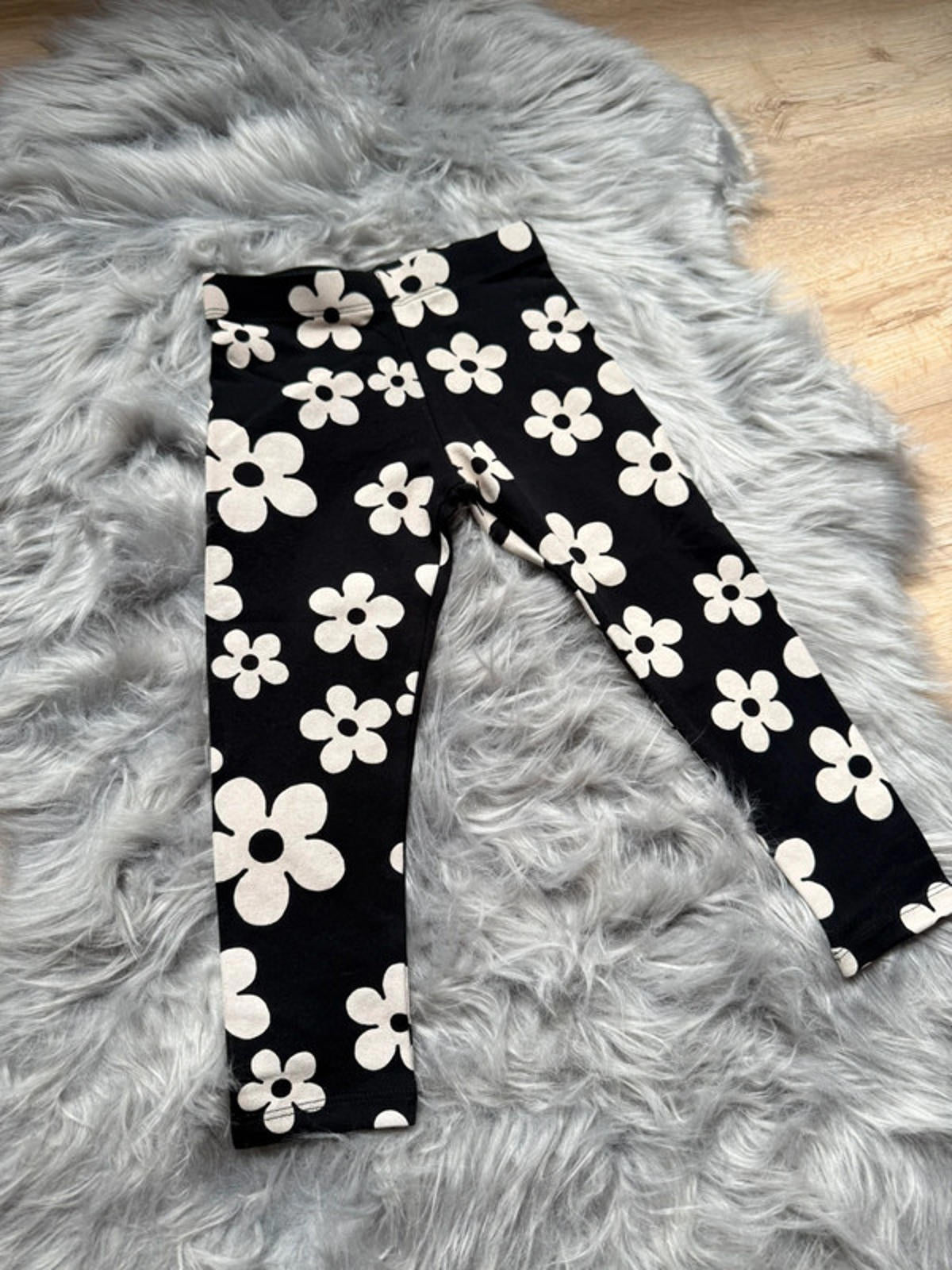 Nwot’s Next Black Floral Leggings - Girls 2 Years - Little Ones Preloved. Second Hand Children's & Preloved Baby, Kids, Girls & Boys Clothes. UK online