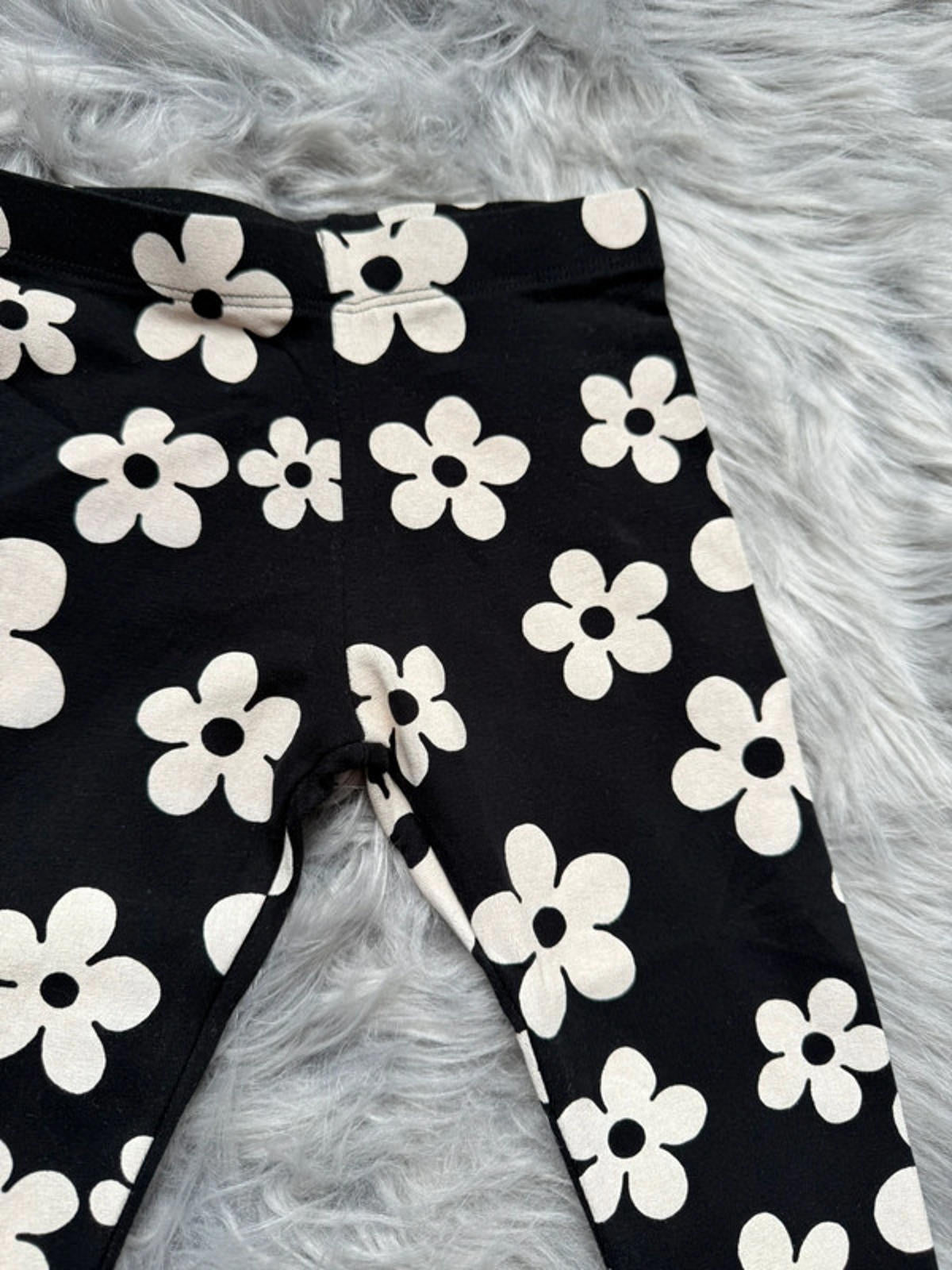 Nwot’s Next Black Floral Leggings - Girls 2 Years - Little Ones Preloved. Second Hand Children's & Preloved Baby, Kids, Girls & Boys Clothes. UK online