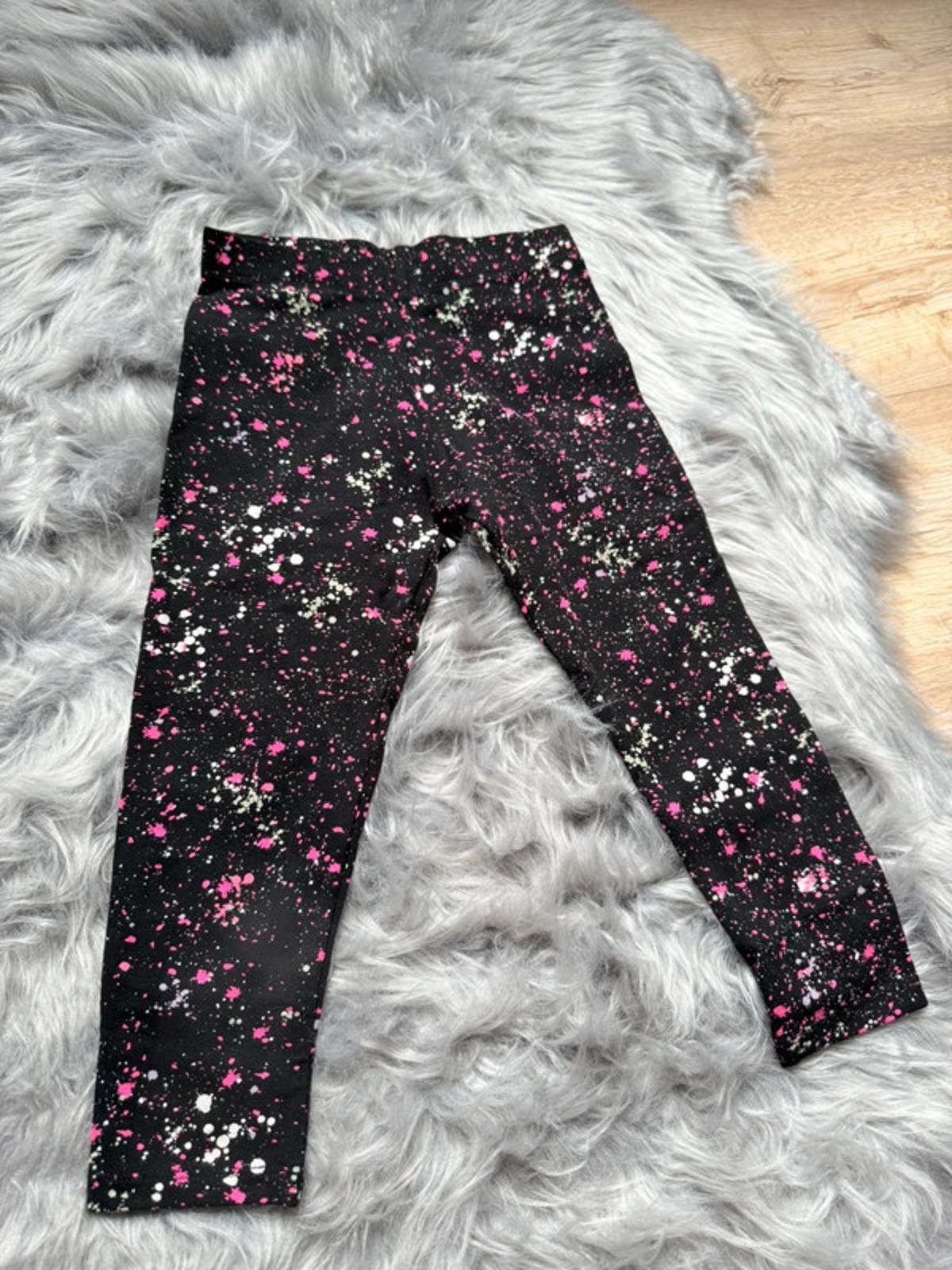 Nwot’s Next Black & Pink Paint Splatter Leggings - Girls 3 Years - Little Ones Preloved. Second Hand Children's & Preloved Baby, Kids, Girls & Boys Clothes. UK online