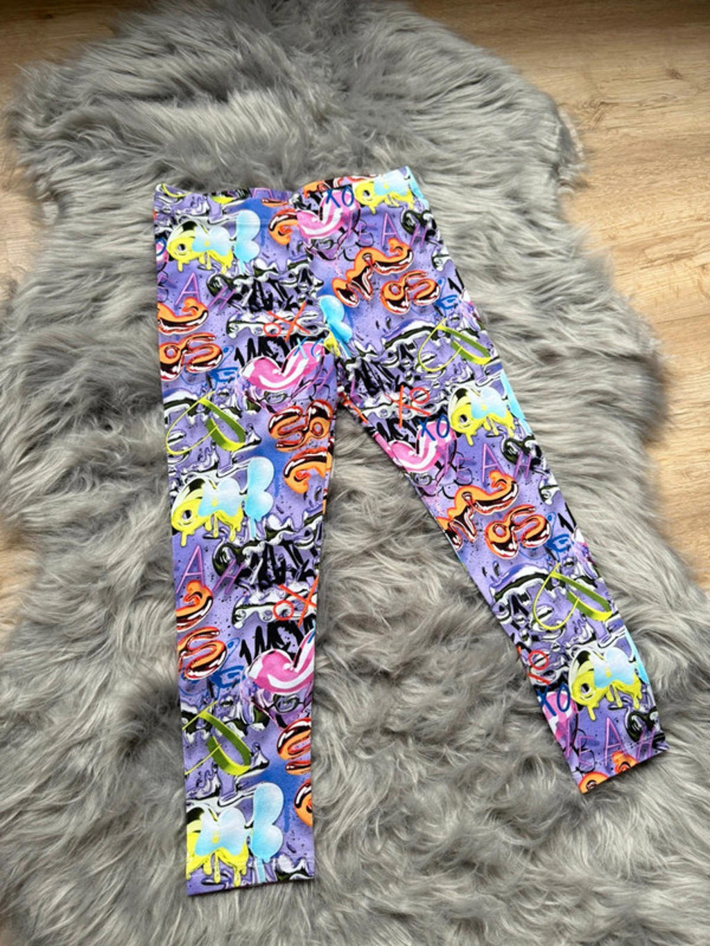 Nwot’s Next Purple Graffiti Leggings - Girls 5 Years - Little Ones Preloved. Second Hand Children's & Preloved Baby, Kids, Girls & Boys Clothes. UK online