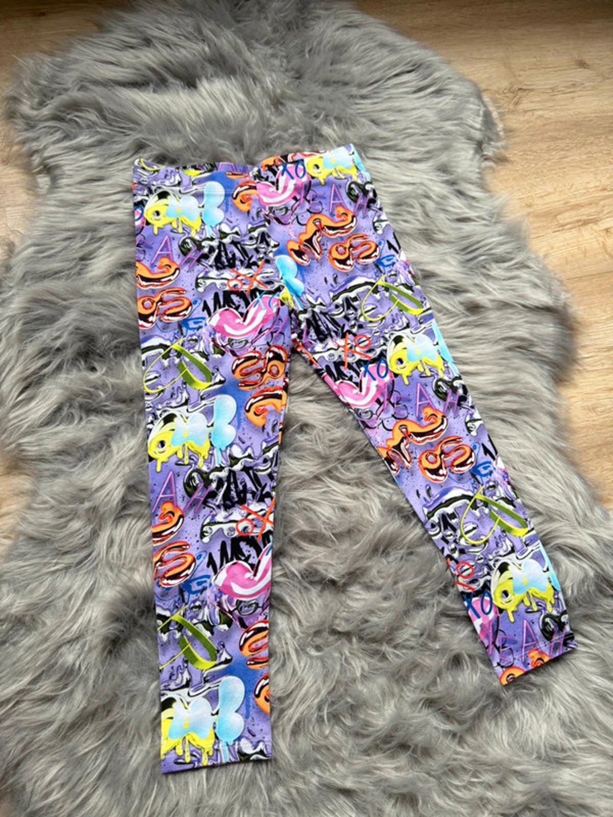 Nwot’s Next Purple Graffiti Leggings - Girls 5 Years - Little Ones Preloved. Second Hand Children's & Preloved Baby, Kids, Girls & Boys Clothes. UK online