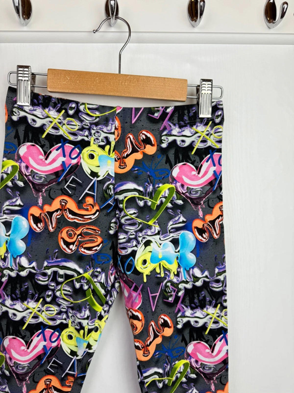 NWOT's Next Purple Grafitti Leggings - Girls 8 Years - Little Ones Preloved. Second Hand Children's & Preloved Baby, Kids, Girls & Boys Clothes. UK online