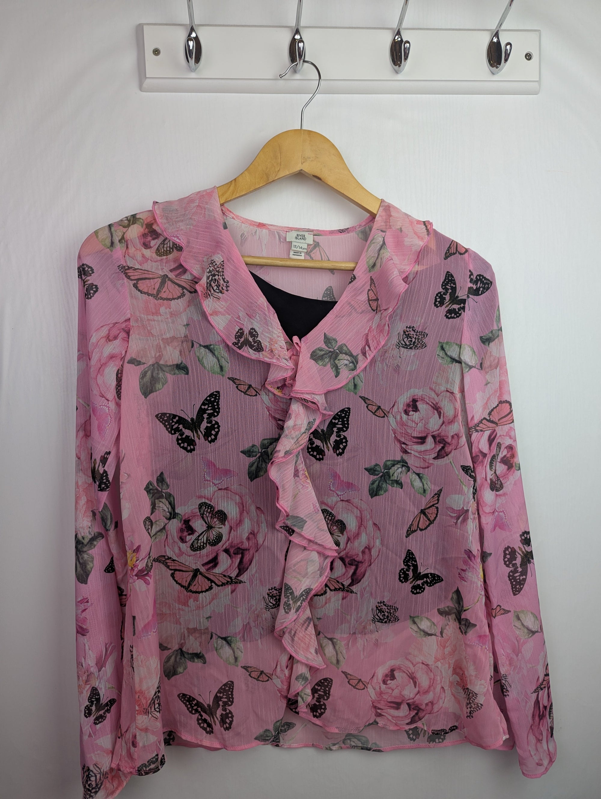 NWOT's River Island 2 - Piece Top - Girls 9 - 10 Years - Little Ones Preloved. Second Hand Children's & Preloved Baby, Kids, Girls & Boys Clothes. UK online