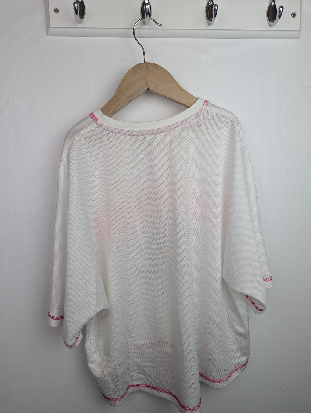 NWOT's River Island Active Top - Girls 13 - 14 Years - Little Ones Preloved. Second Hand Children's & Preloved Baby, Kids, Girls & Boys Clothes. UK online