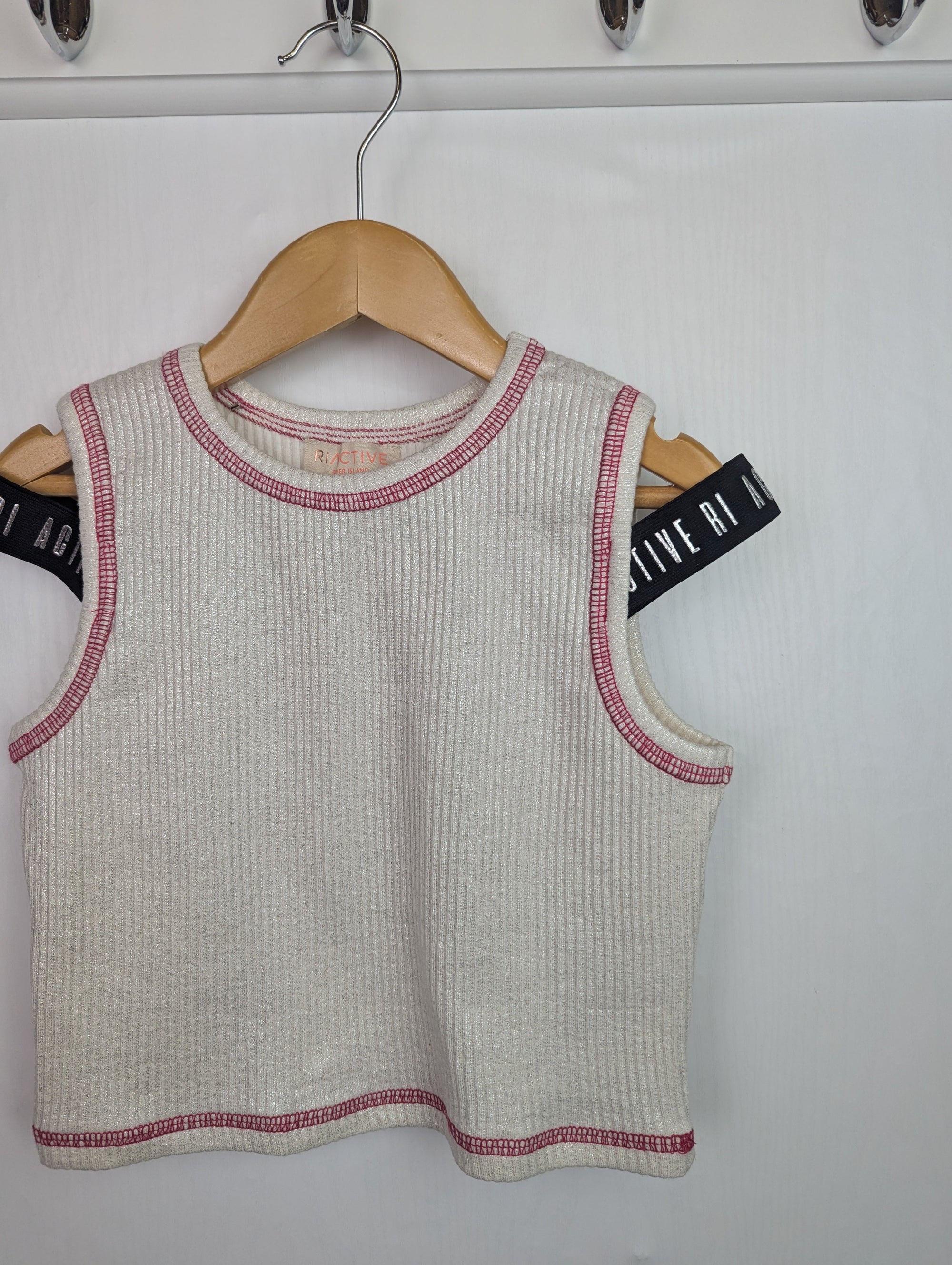 NWOT's River Island Active Top - Girls 9 - 10 Years - Little Ones Preloved. Second Hand Children's & Preloved Baby, Kids, Girls & Boys Clothes. UK online