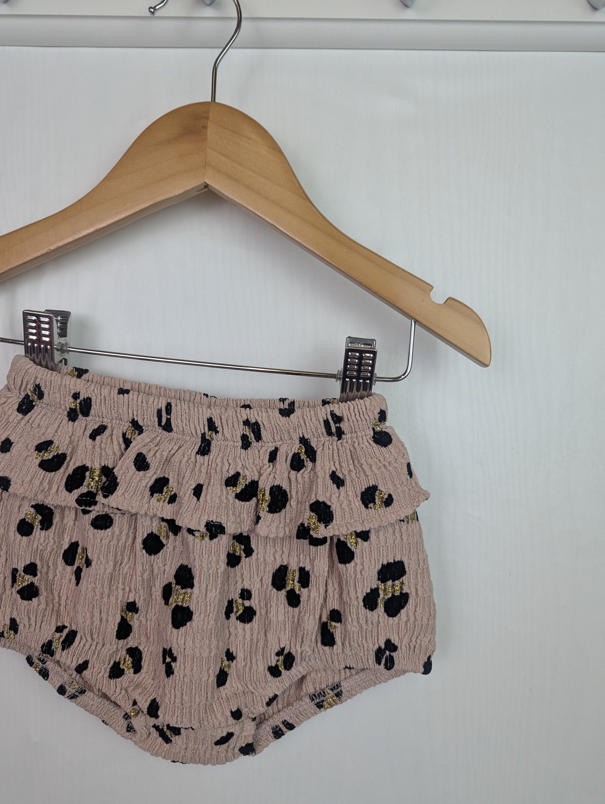 NWOT's River Island Baby Shorts - Girls 6 - 9 Months - Little Ones Preloved. Second Hand Children's & Preloved Baby, Kids, Girls & Boys Clothes. UK online