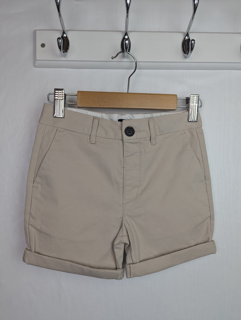 NWOT's River Island Beige Shorts - Boys 5-6 Years Little Ones Preloved Used, Preloved, Preworn Baby, Girls & Boys Clothes. Kids & Children's second hand Clothing UK Online. Cheap affordable. Brands including Next, Joules, Nutmeg Morrisons, TU, F&F, H&M.