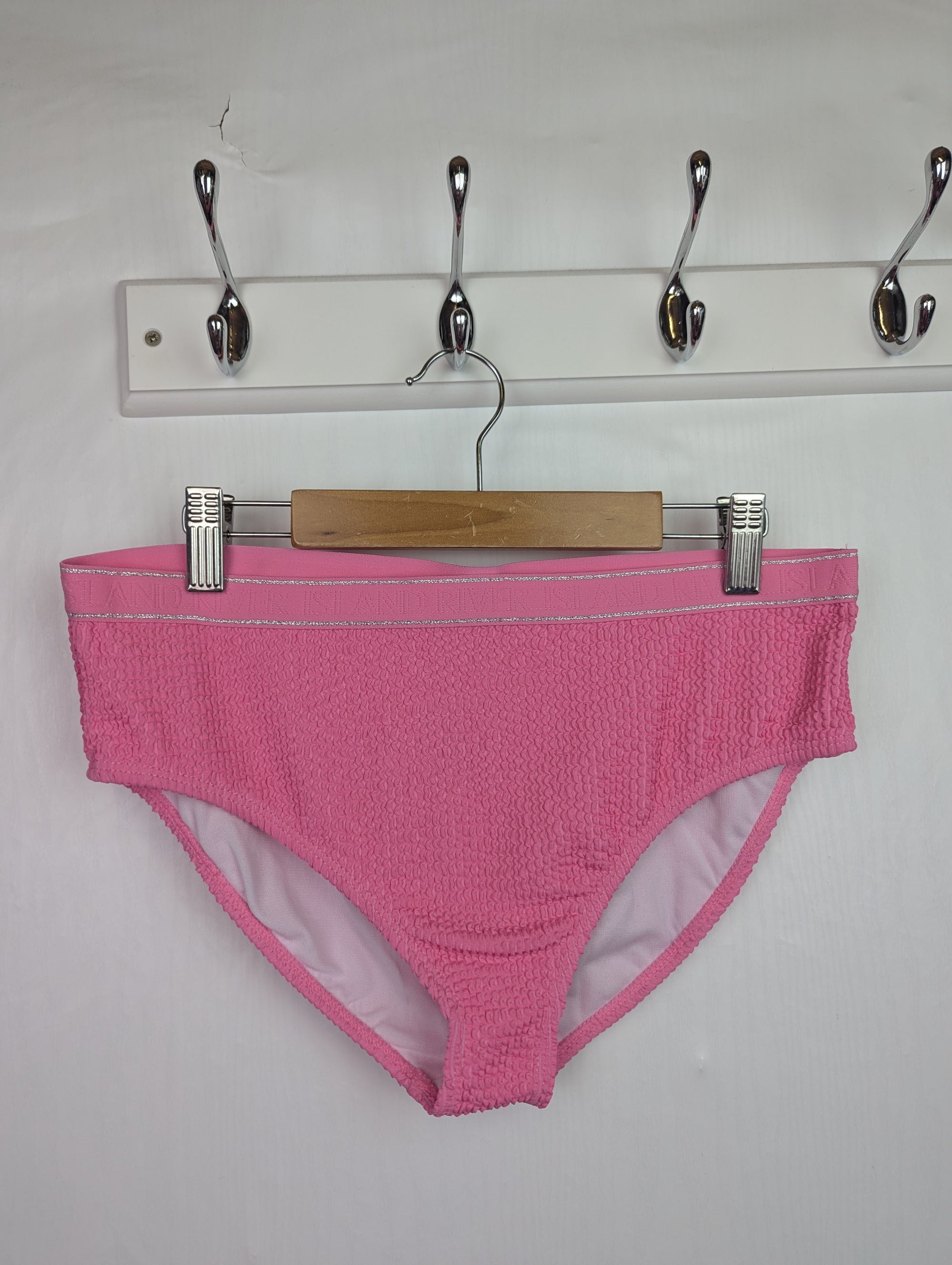 NWOT's River Island Bikini Bottoms - Girls 15 - 16 Years - Little Ones Preloved. Second Hand Children's & Preloved Baby, Kids, Girls & Boys Clothes. UK online