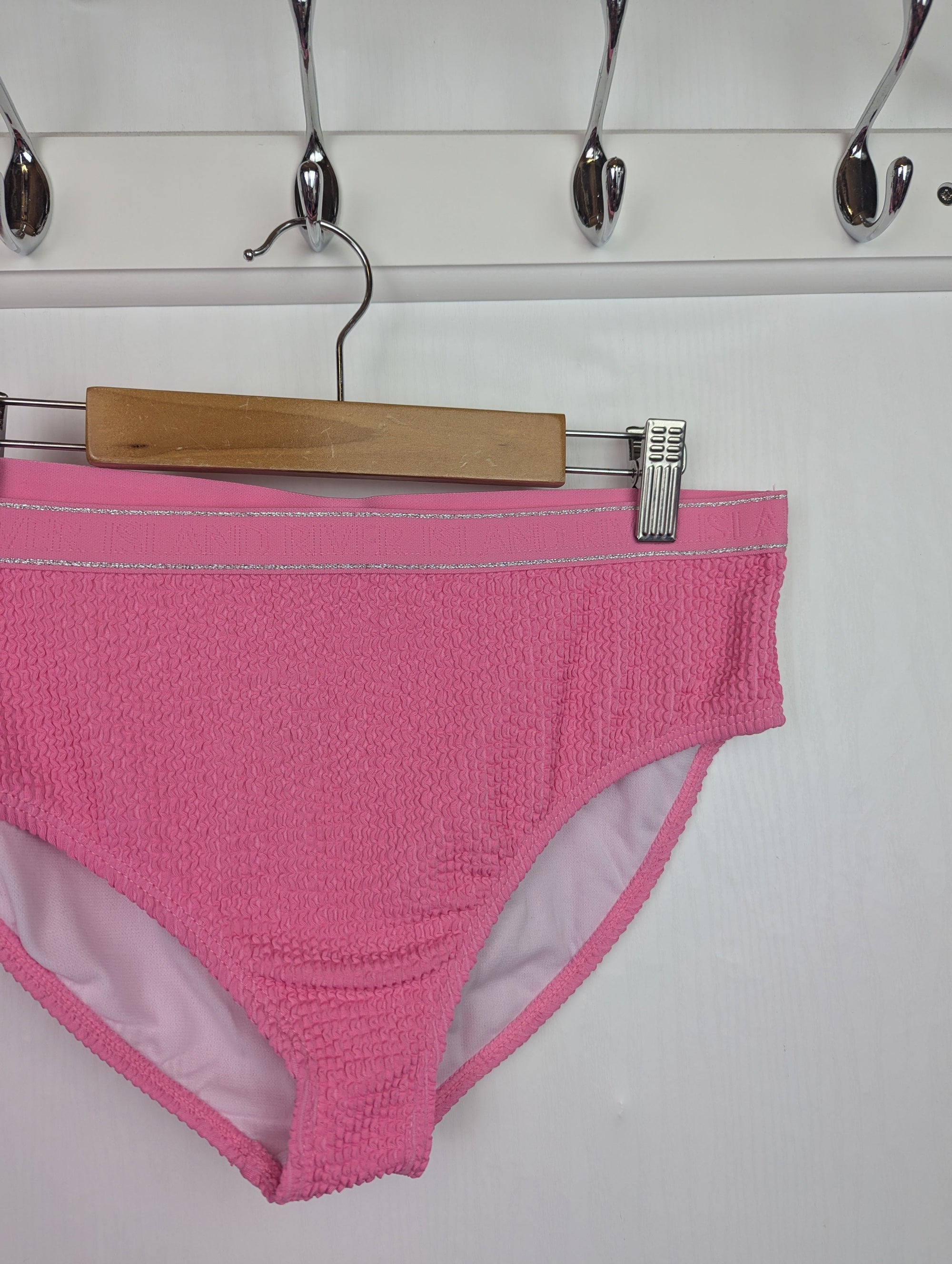 NWOT's River Island Bikini Bottoms - Girls 15 - 16 Years - Little Ones Preloved. Second Hand Children's & Preloved Baby, Kids, Girls & Boys Clothes. UK online
