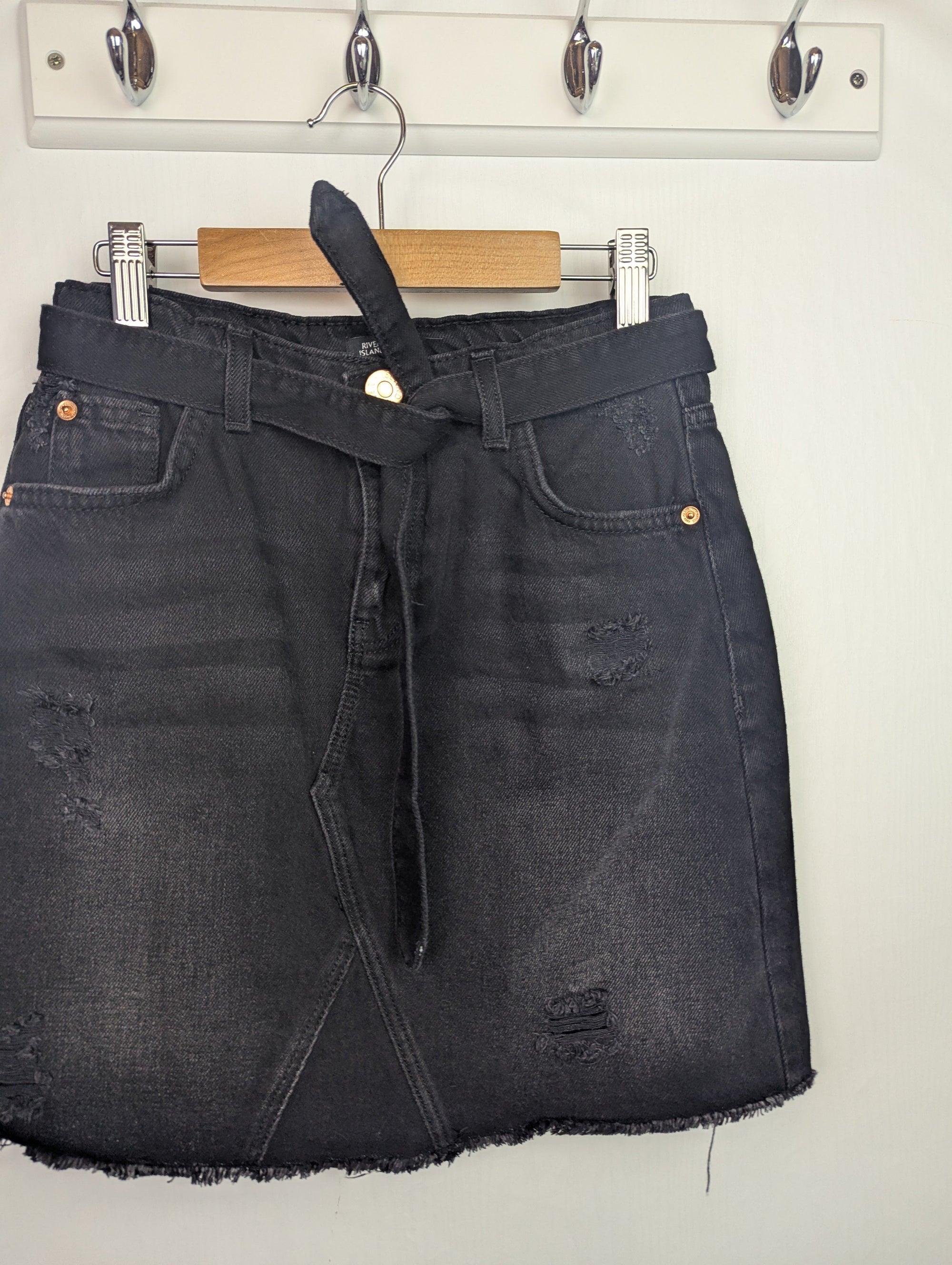 NWOT's River Island Black Denim Skirt - Girls 12 Years - Little Ones Preloved. Second Hand Children's & Preloved Baby, Kids, Girls & Boys Clothes. UK online
