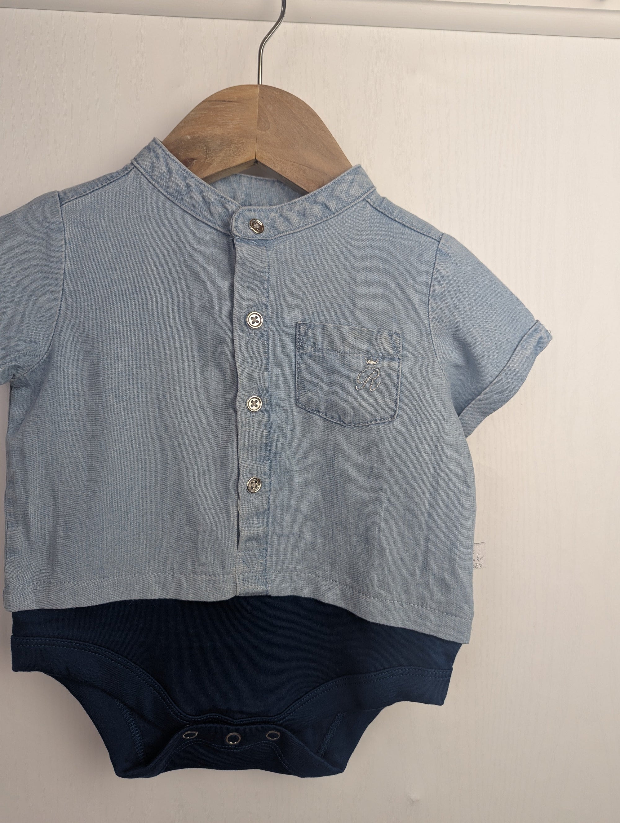 NWOT's River Island Bodysuit - Boys 3 - 6 Months - Little Ones Preloved. Second Hand Children's & Preloved Baby, Kids, Girls & Boys Clothes. UK online