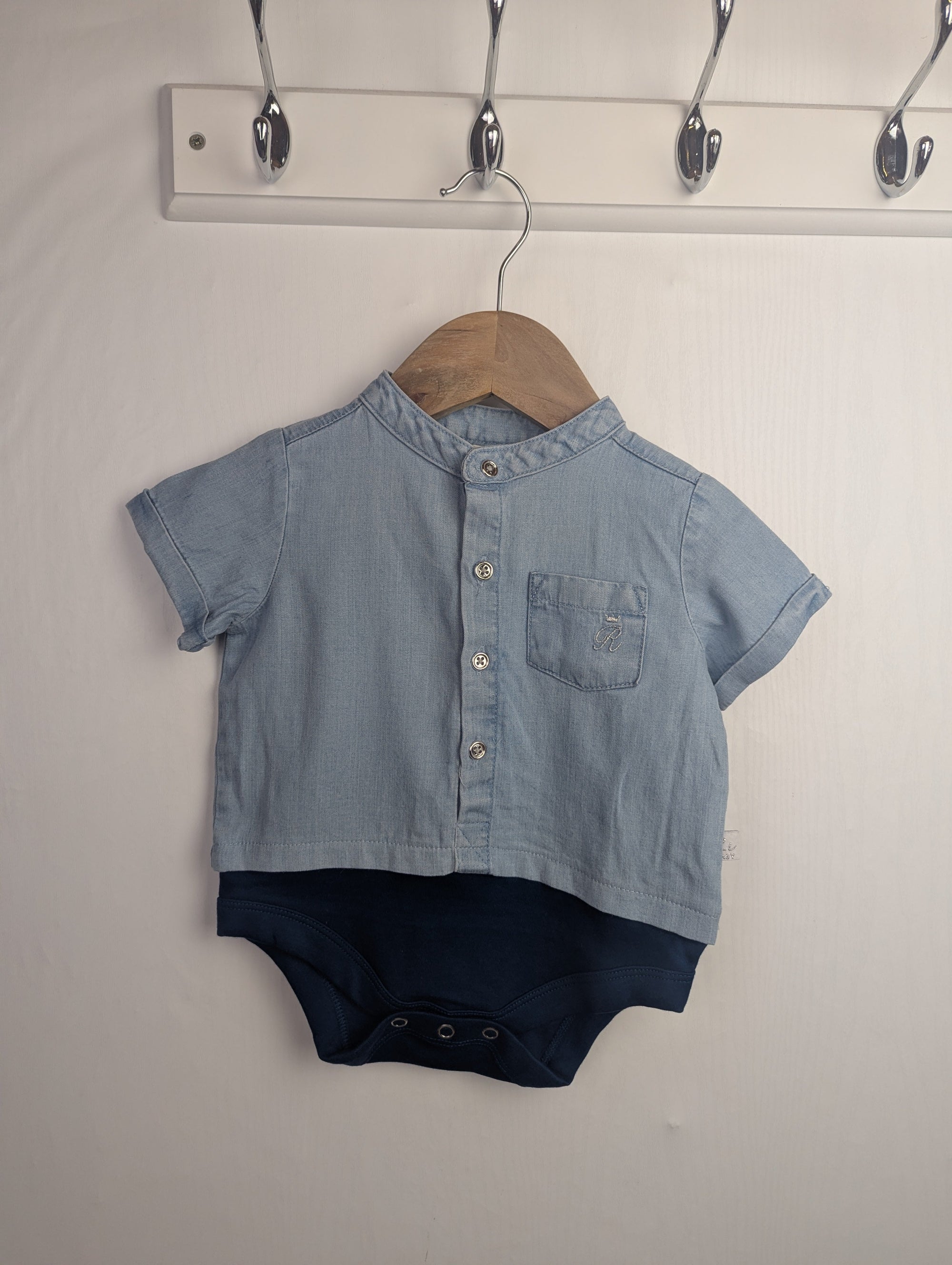 NWOT's River Island Bodysuit - Boys 3 - 6 Months - Little Ones Preloved. Second Hand Children's & Preloved Baby, Kids, Girls & Boys Clothes. UK online