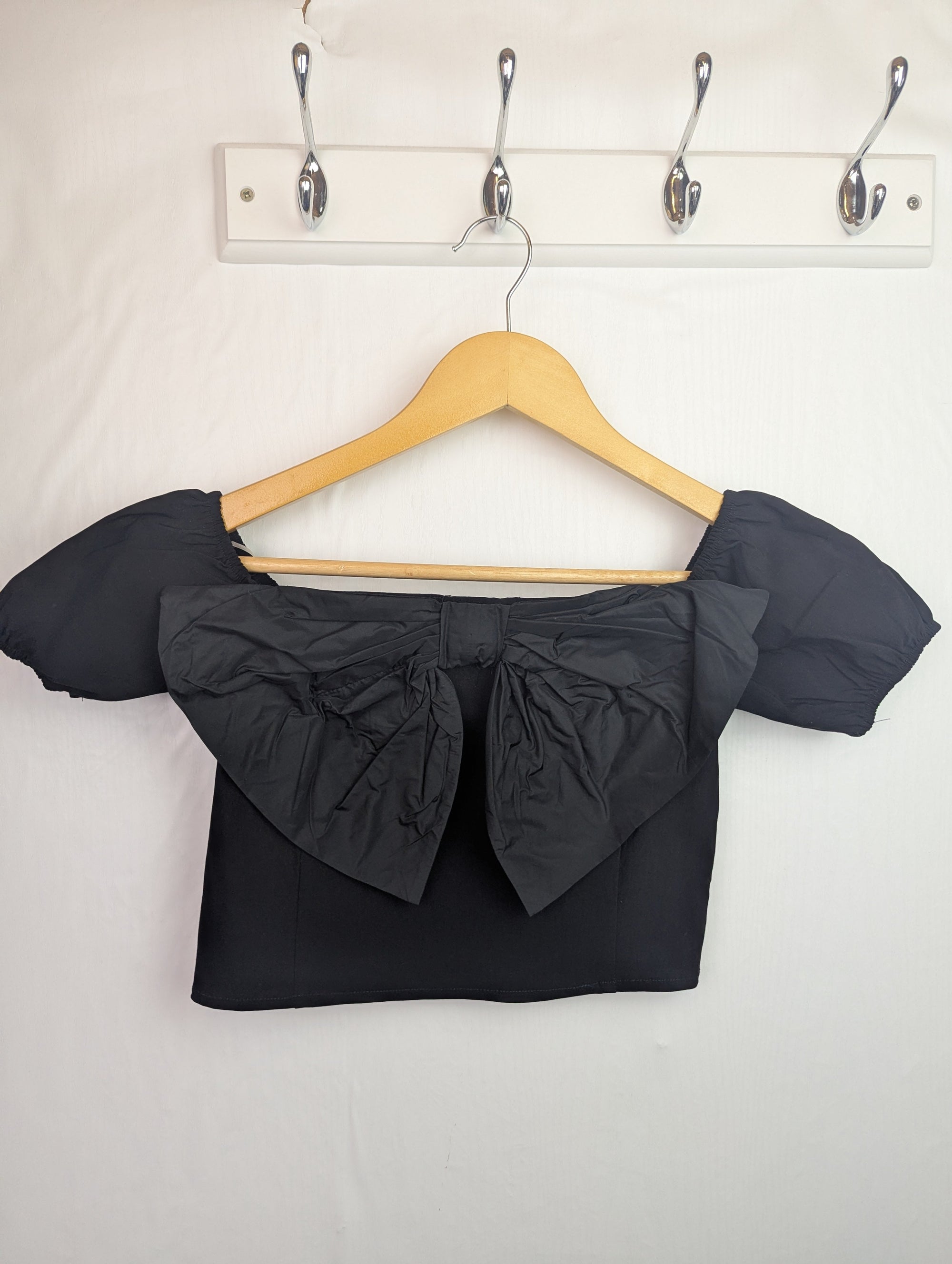 NWOT's River Island Bow Top - Girls 9 - 10 Years - Little Ones Preloved. Second Hand Children's & Preloved Baby, Kids, Girls & Boys Clothes. UK online