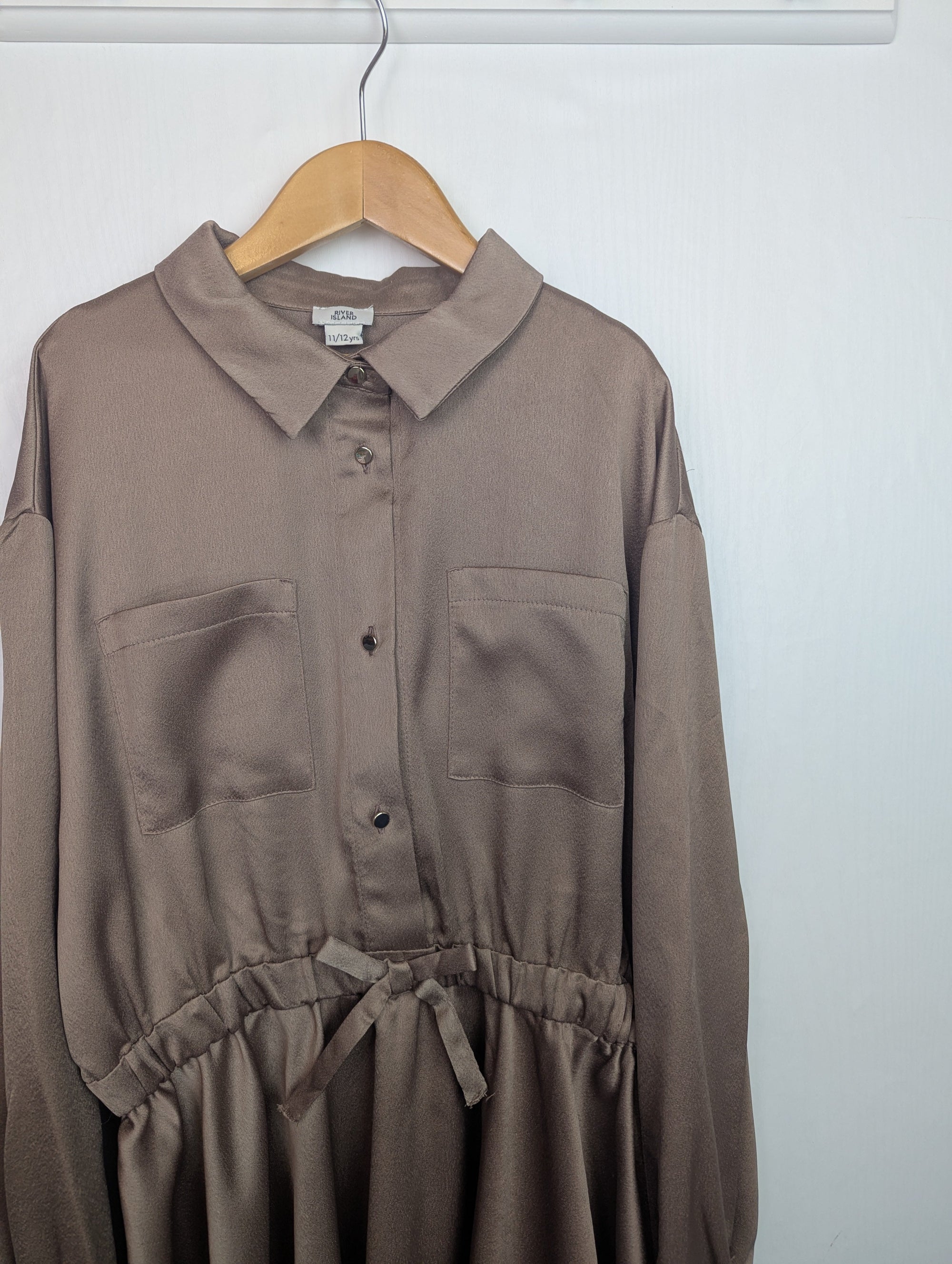 NWOT's River Island Bronze Dress - Girls 11 - 12 Years - Little Ones Preloved. Second Hand Children's & Preloved Baby, Kids, Girls & Boys Clothes. UK online