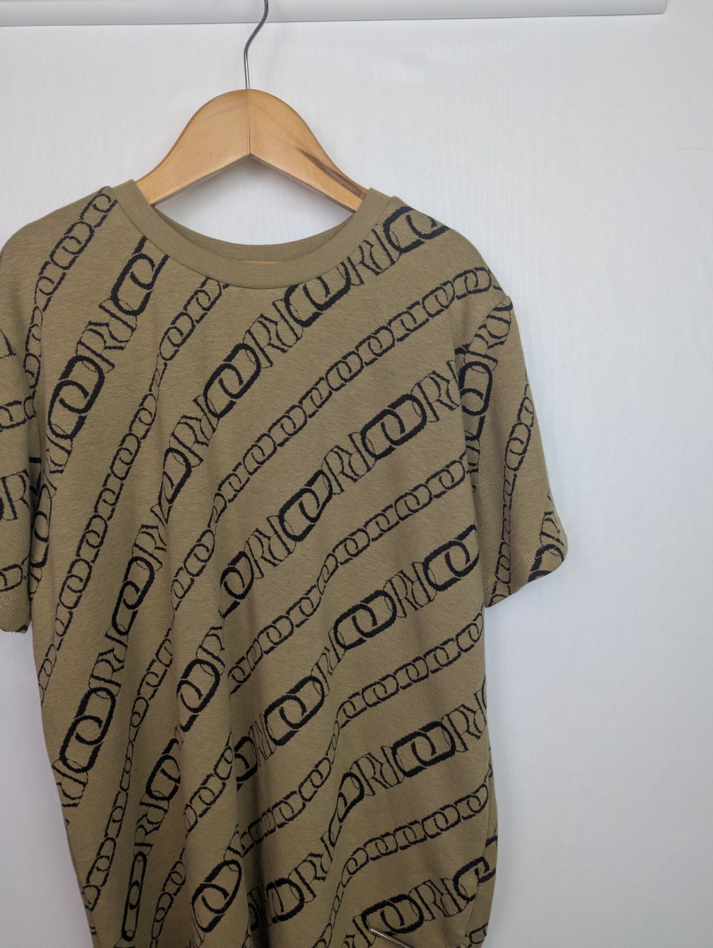 NWOT's River Island Brown Top - Boys 9 - 10 Years - Little Ones Preloved. Second Hand Children's & Preloved Baby, Kids, Girls & Boys Clothes. UK online