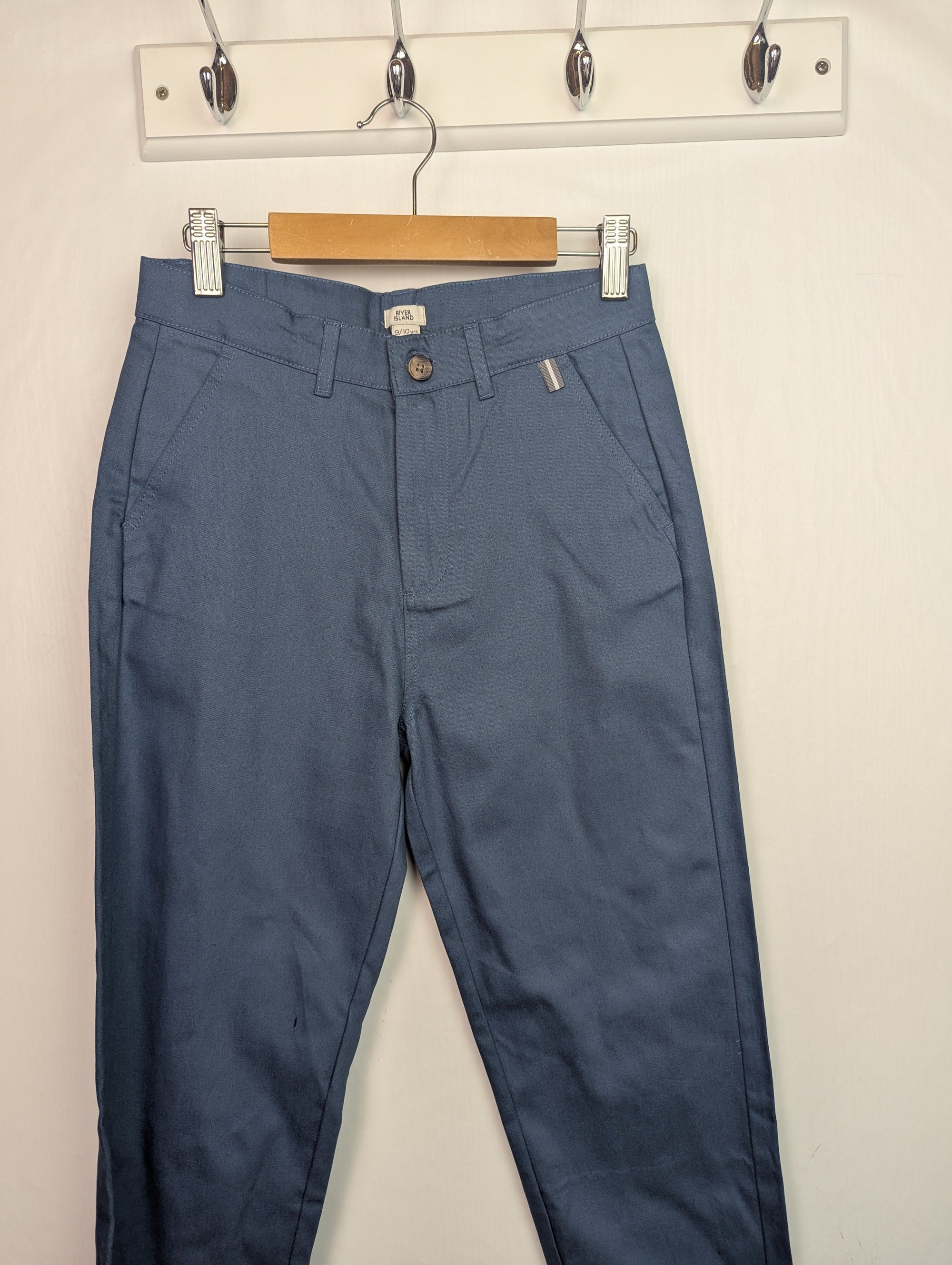 NWOT's River Island Chino Trousers - Boys 9 - 10 Years - Little Ones Preloved. Second Hand Children's & Preloved Baby, Kids, Girls & Boys Clothes. UK online