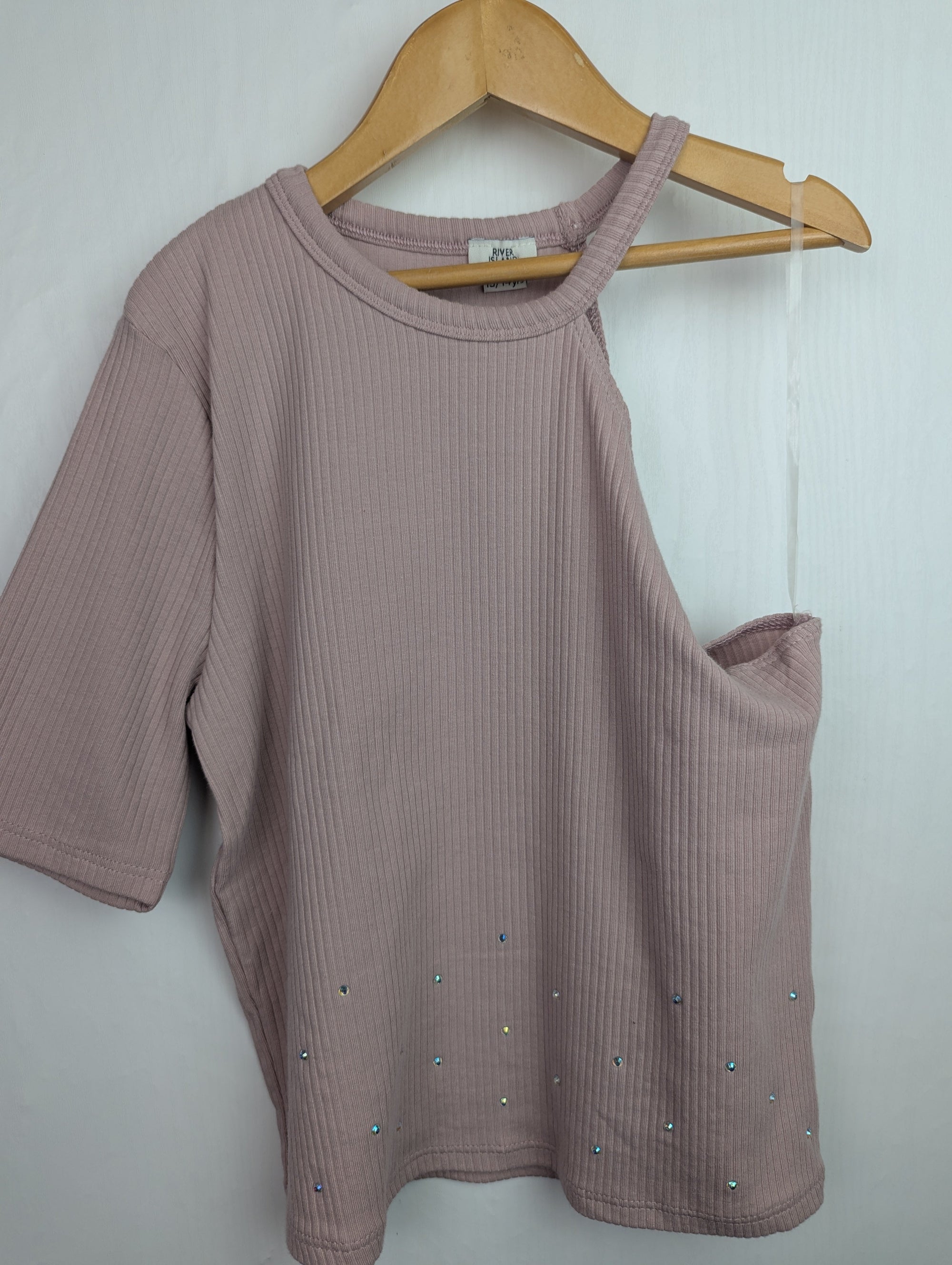 NWOT's River Island Cold Shoulder Top - Girls 13 - 14 Years - Little Ones Preloved. Second Hand Children's & Preloved Baby, Kids, Girls & Boys Clothes. UK online