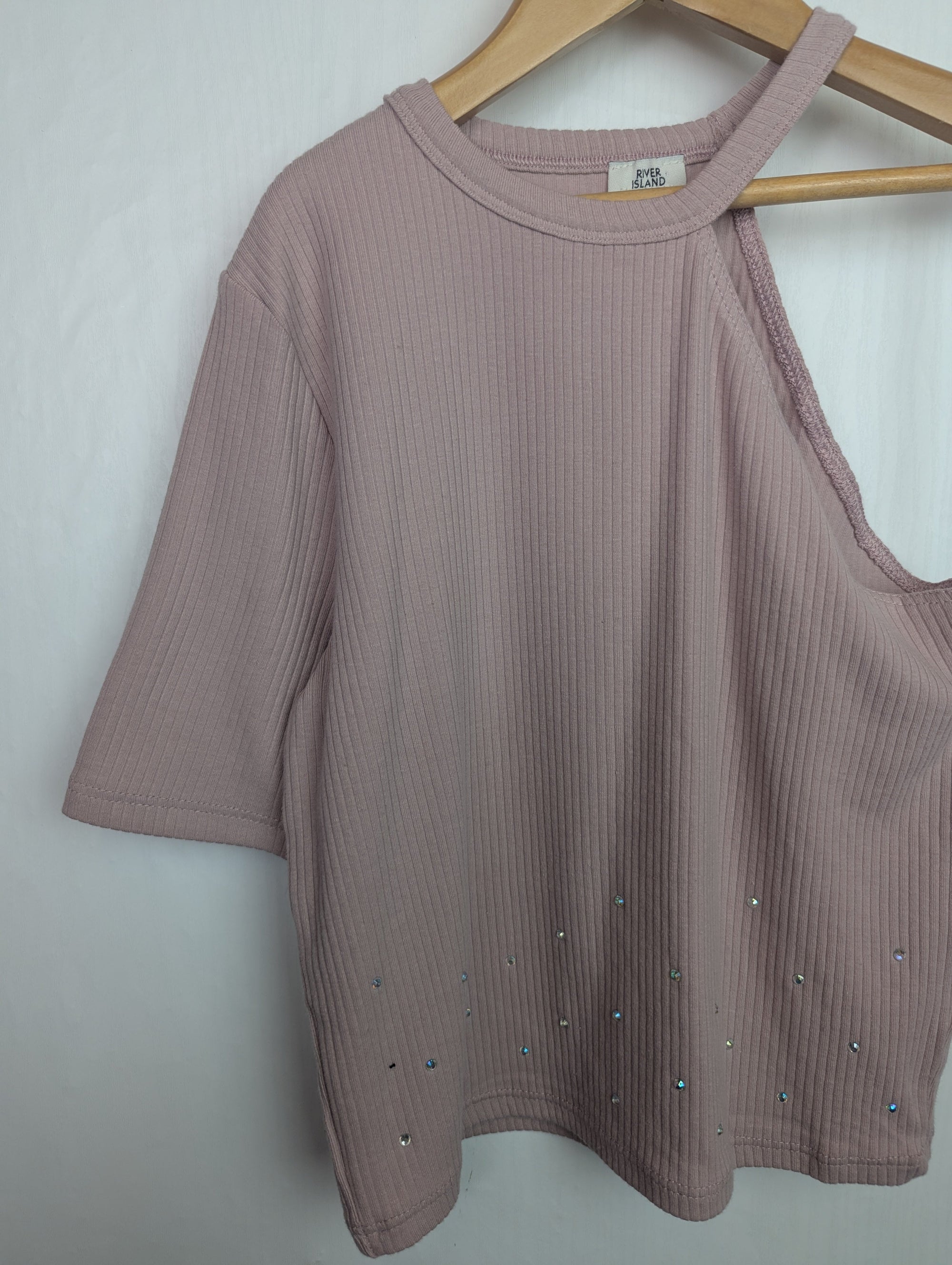 NWOT's River Island Cold Shoulder Top - Girls 9 - 10 Years - Little Ones Preloved. Second Hand Children's & Preloved Baby, Kids, Girls & Boys Clothes. UK online
