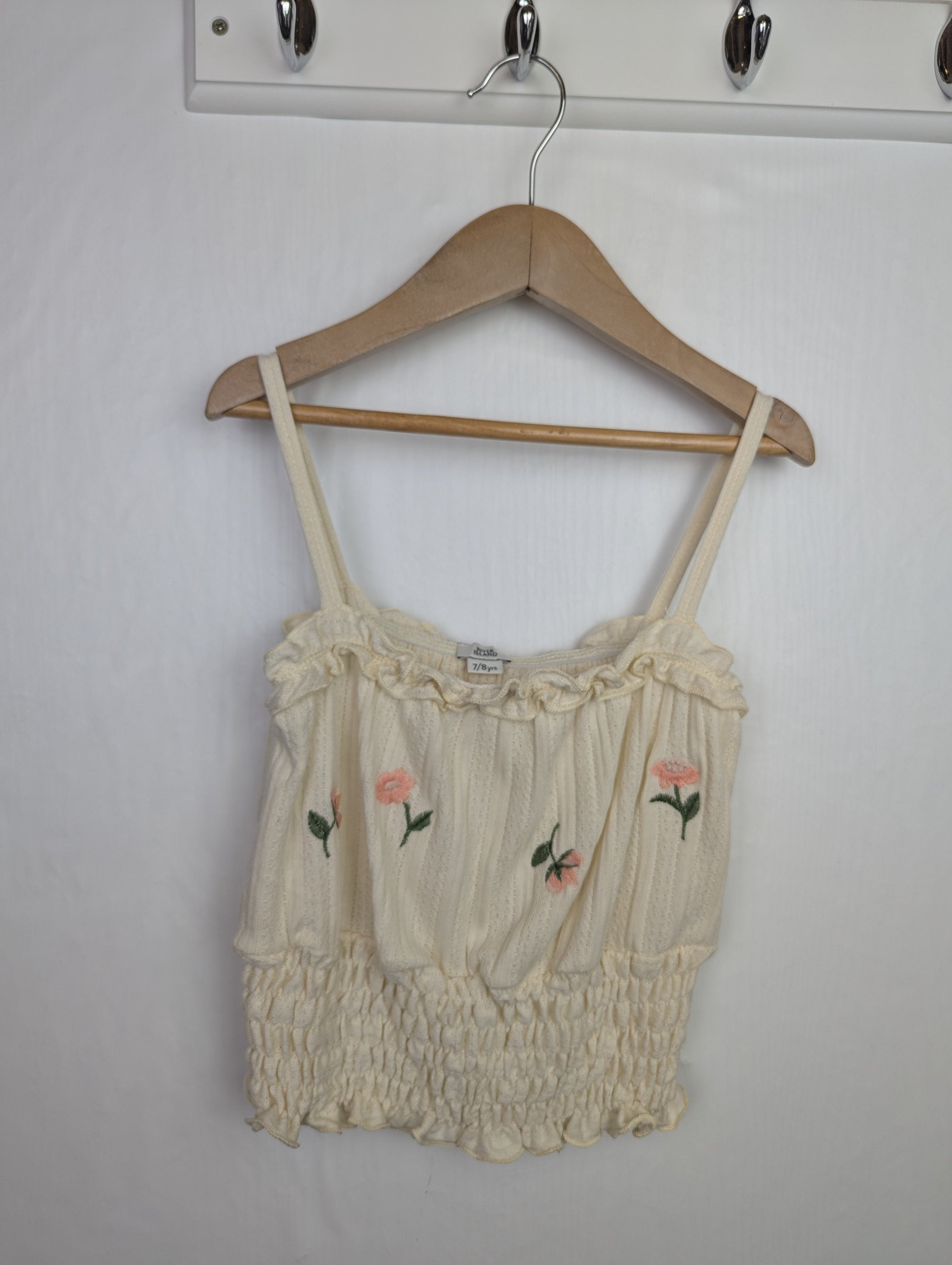 NWOT's River Island Cream Floral Top - Girls 11 - 12 Years - Little Ones Preloved. Second Hand Children's & Preloved Baby, Kids, Girls & Boys Clothes. UK online