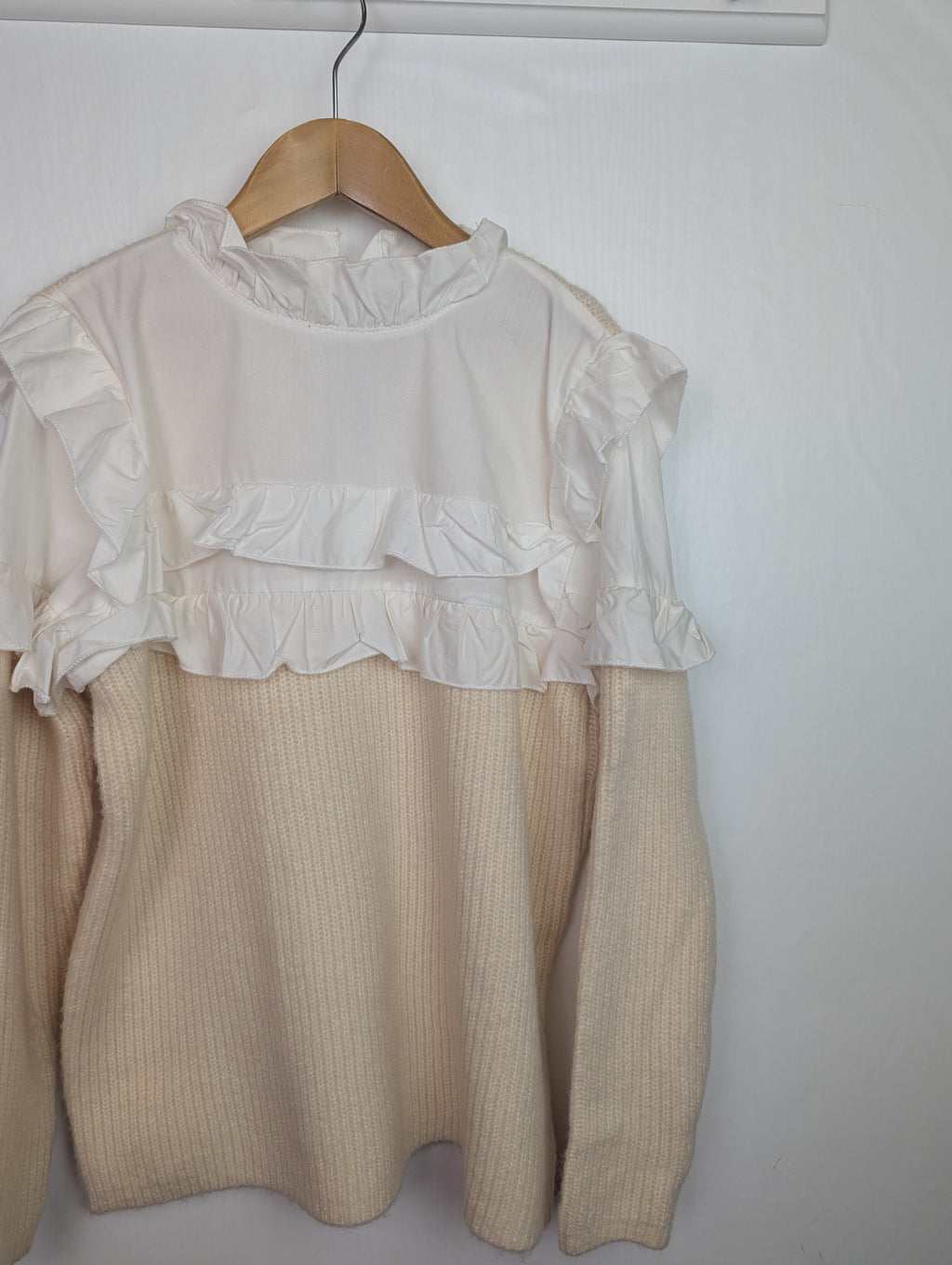 NWOT's River Island Cream Jumper - Girls 9 - 10 Years - Little Ones Preloved. Second Hand Children's & Preloved Baby, Kids, Girls & Boys Clothes. UK online