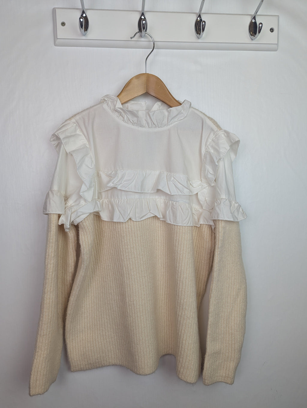 NWOT's River Island Cream Jumper - Girls 9 - 10 Years - Little Ones Preloved. Second Hand Children's & Preloved Baby, Kids, Girls & Boys Clothes. UK online