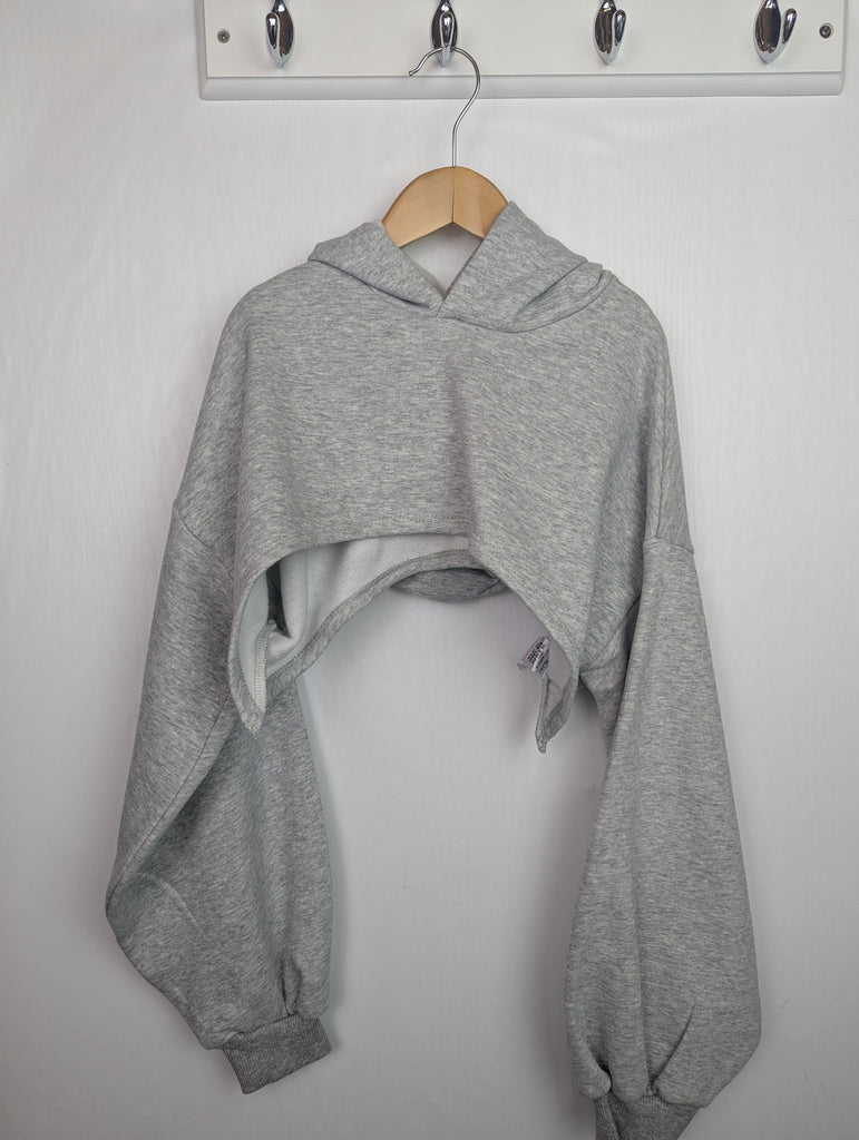 NWOT's River Island Cropped Hoodie - Girls 9-10 Years Little Ones Preloved Used, Preloved, Preworn Baby, Girls & Boys Clothes. Kids & Children's second hand Clothing UK Online. Cheap affordable. Brands including Next, Joules, Nutmeg Morrisons, TU, F&F, H&M.