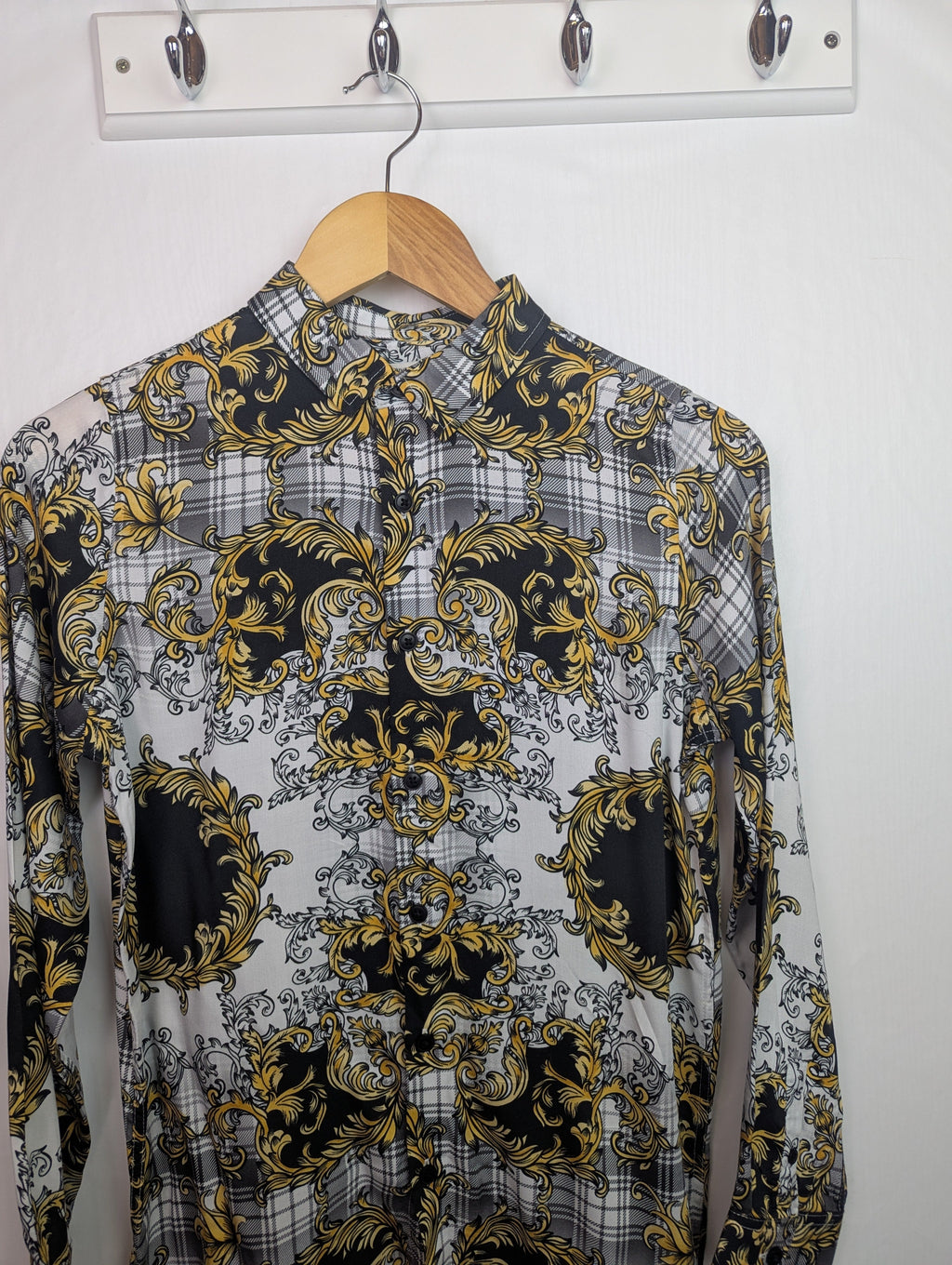 NWOT's River Island Floral Shirt - Boys 11 - 12 Years - Little Ones Preloved. Second Hand Children's & Preloved Baby, Kids, Girls & Boys Clothes. UK online