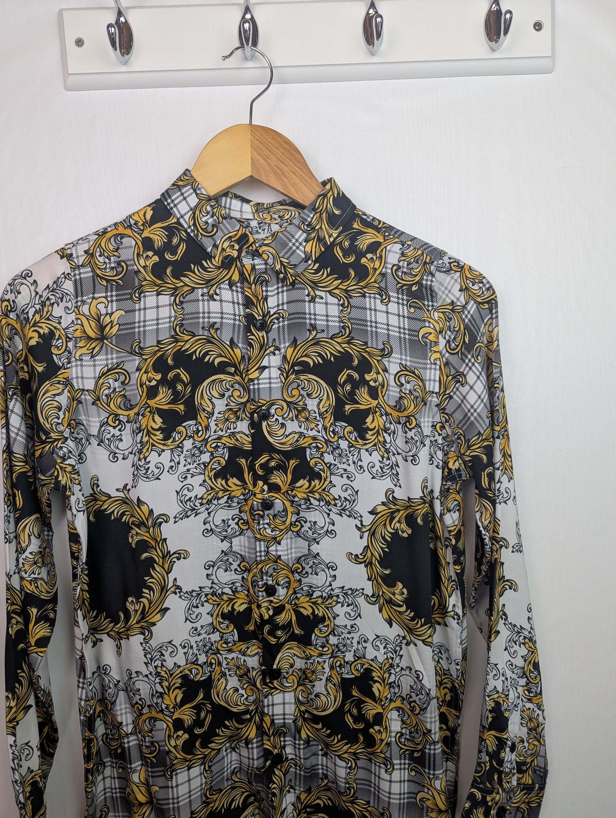 NWOT's River Island Floral Shirt - Boys 11 - 12 Years - Little Ones Preloved. Second Hand Children's & Preloved Baby, Kids, Girls & Boys Clothes. UK online