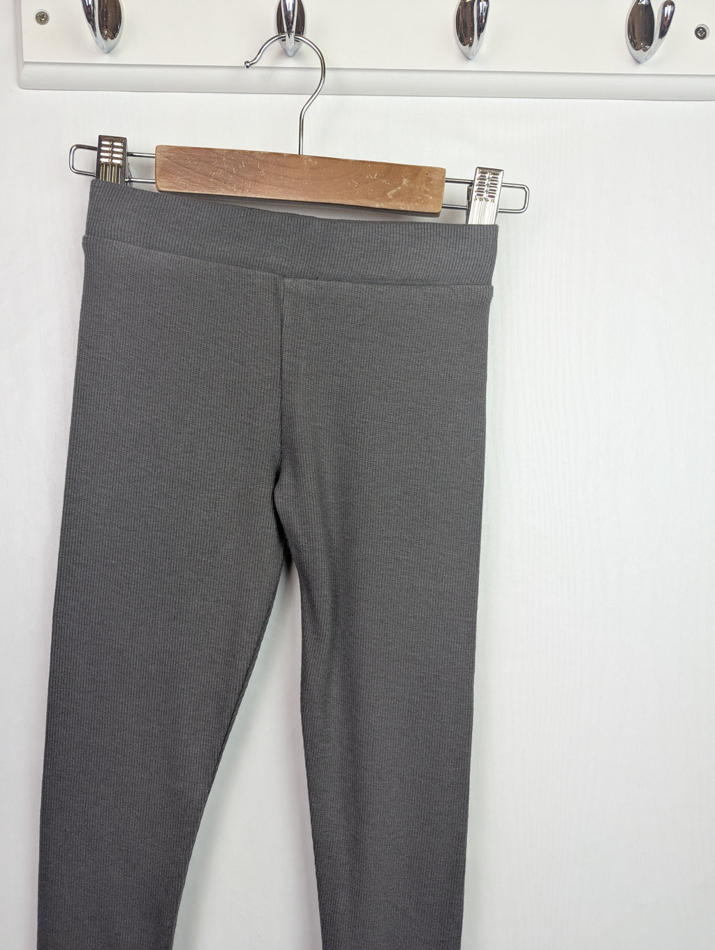 NWOT's River Island Grey Ribbed Leggings - Girls 2 - 3 Years - Little Ones Preloved. Second Hand Children's & Preloved Baby, Kids, Girls & Boys Clothes. UK online