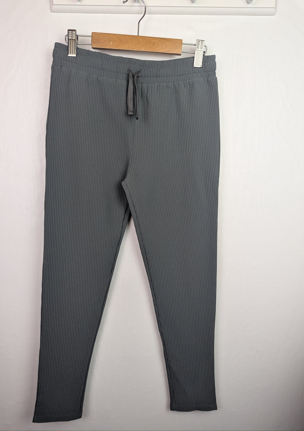 NWOT's River Island Grey Ribbed Leggings - Unisex 9 - 10 Years - Little Ones Preloved. Second Hand Children's & Preloved Baby, Kids, Girls & Boys Clothes. UK online