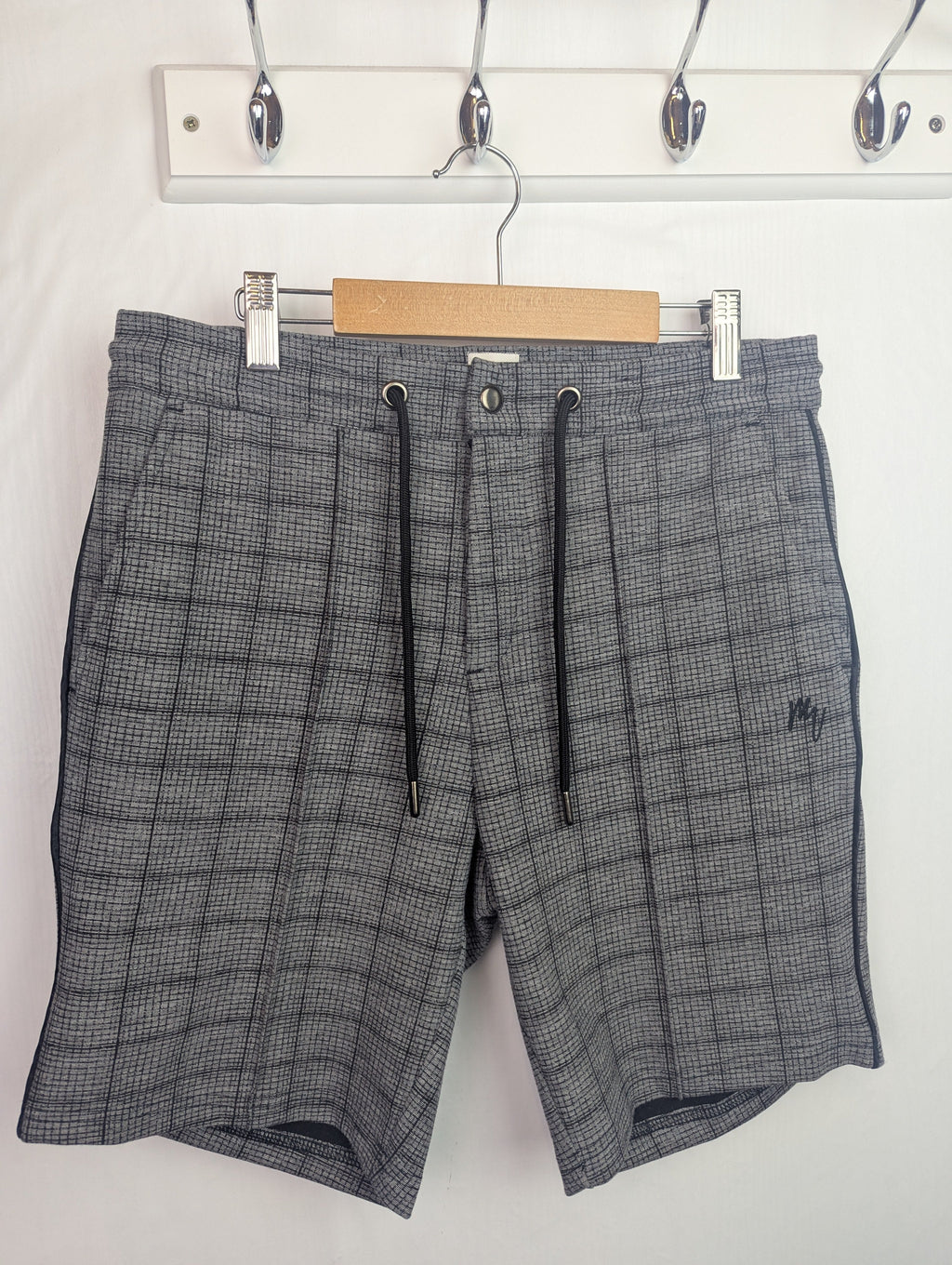 NWOT's River Island Grey Shorts - Mens 30'' - Little Ones Preloved. Second Hand Children's & Preloved Baby, Kids, Girls & Boys Clothes. UK online